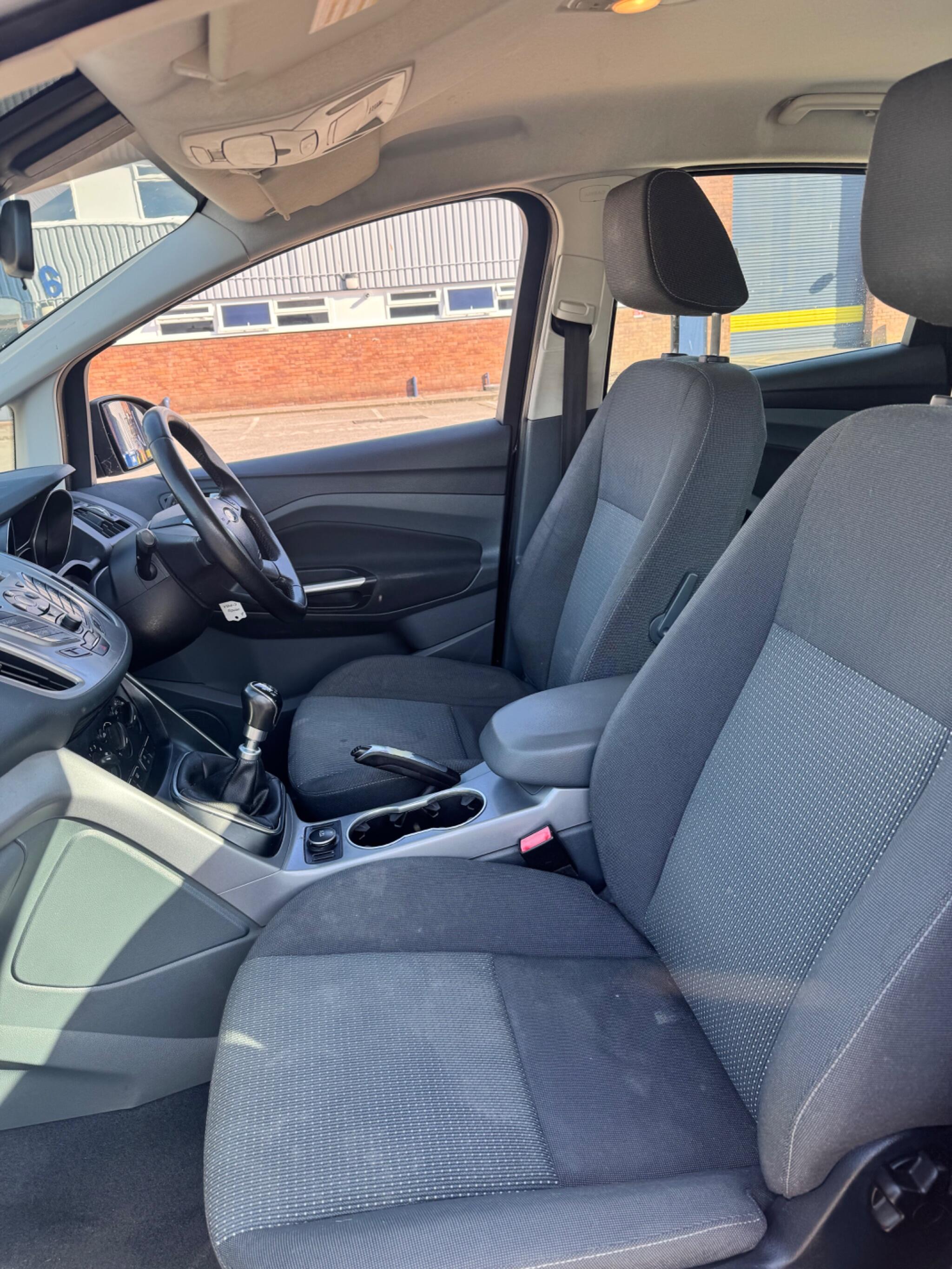 Ford C-Max view 44