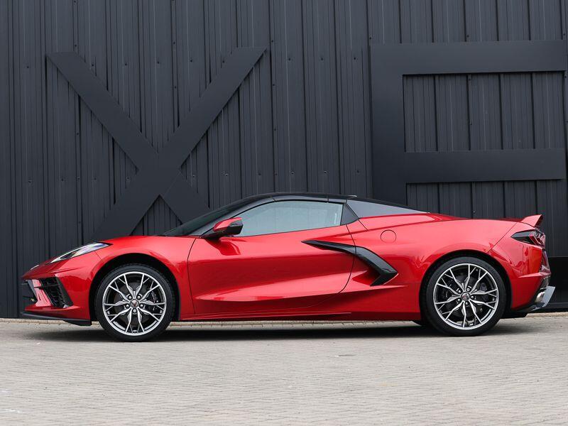 Chevrolet Corvette view 5