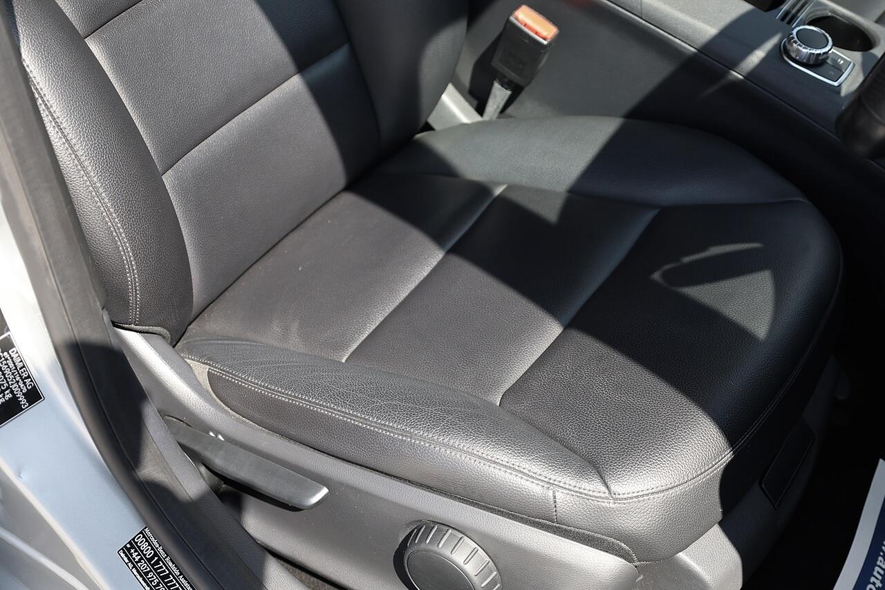 Mercedes-Benz Gla view 24
