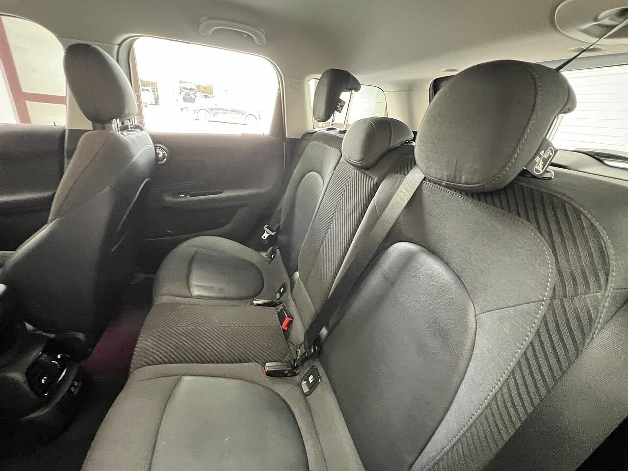 Mini Countryman view 18