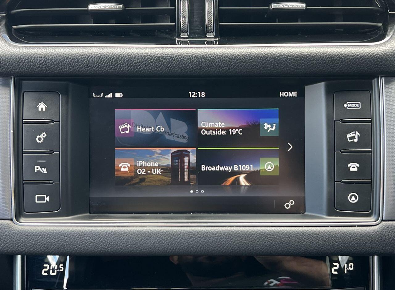 Jaguar XF view 38