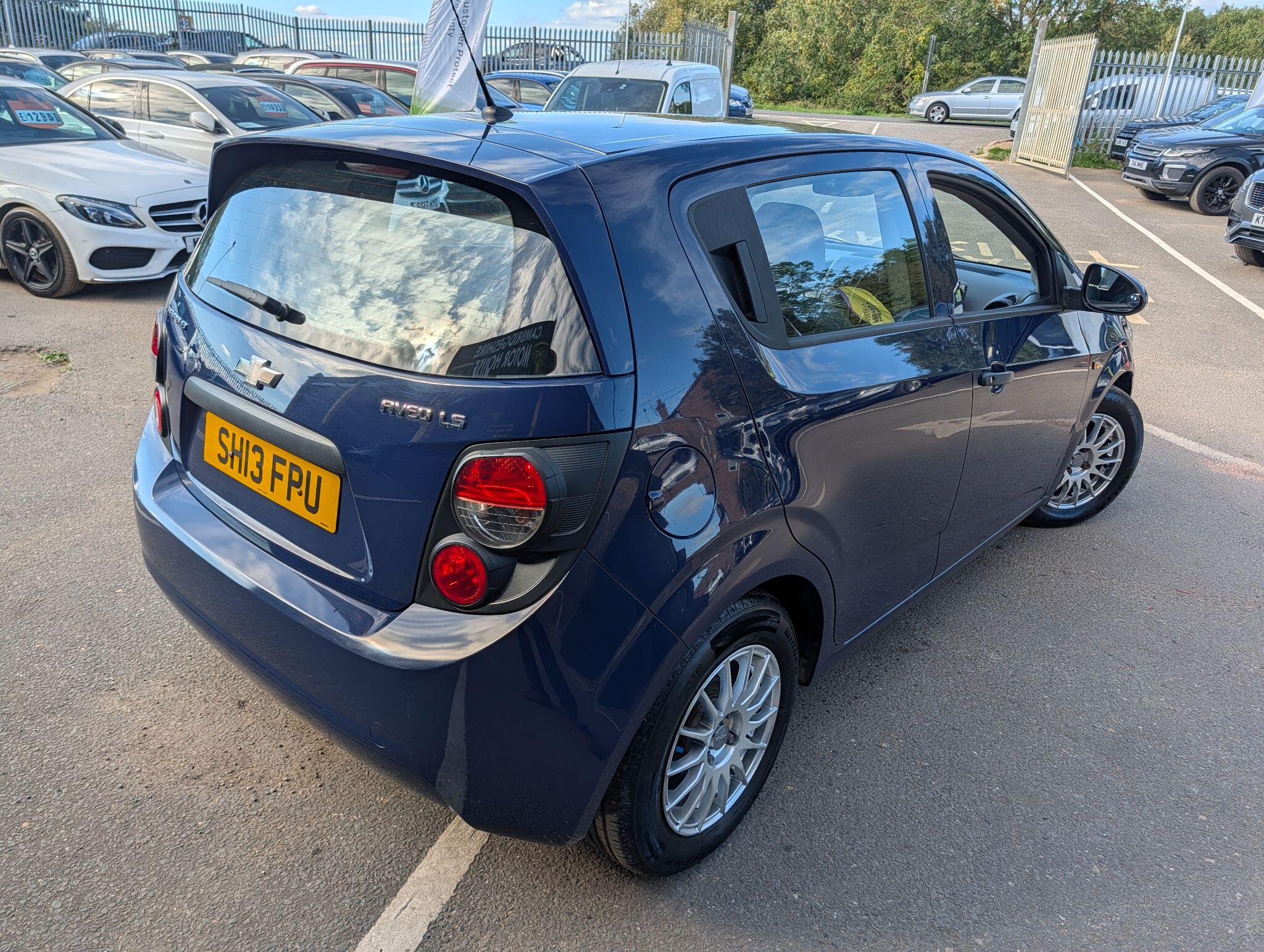 Chevrolet Aveo view 4