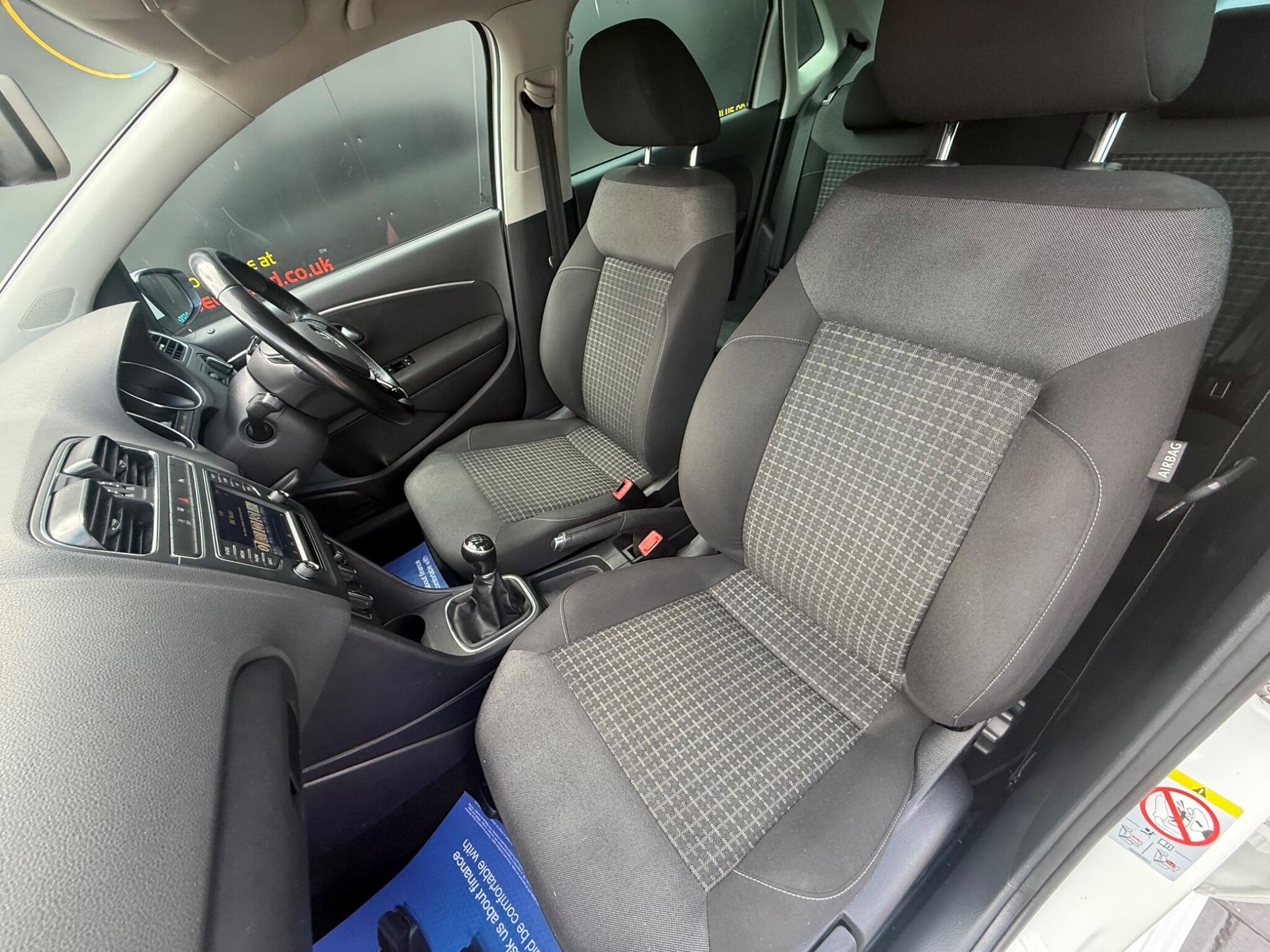 Volkswagen Polo view 22