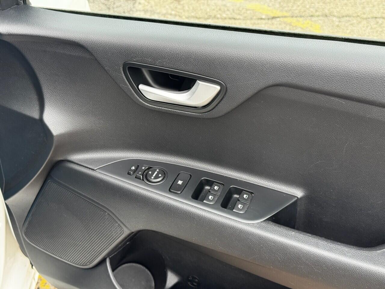 Kia Rio view 31
