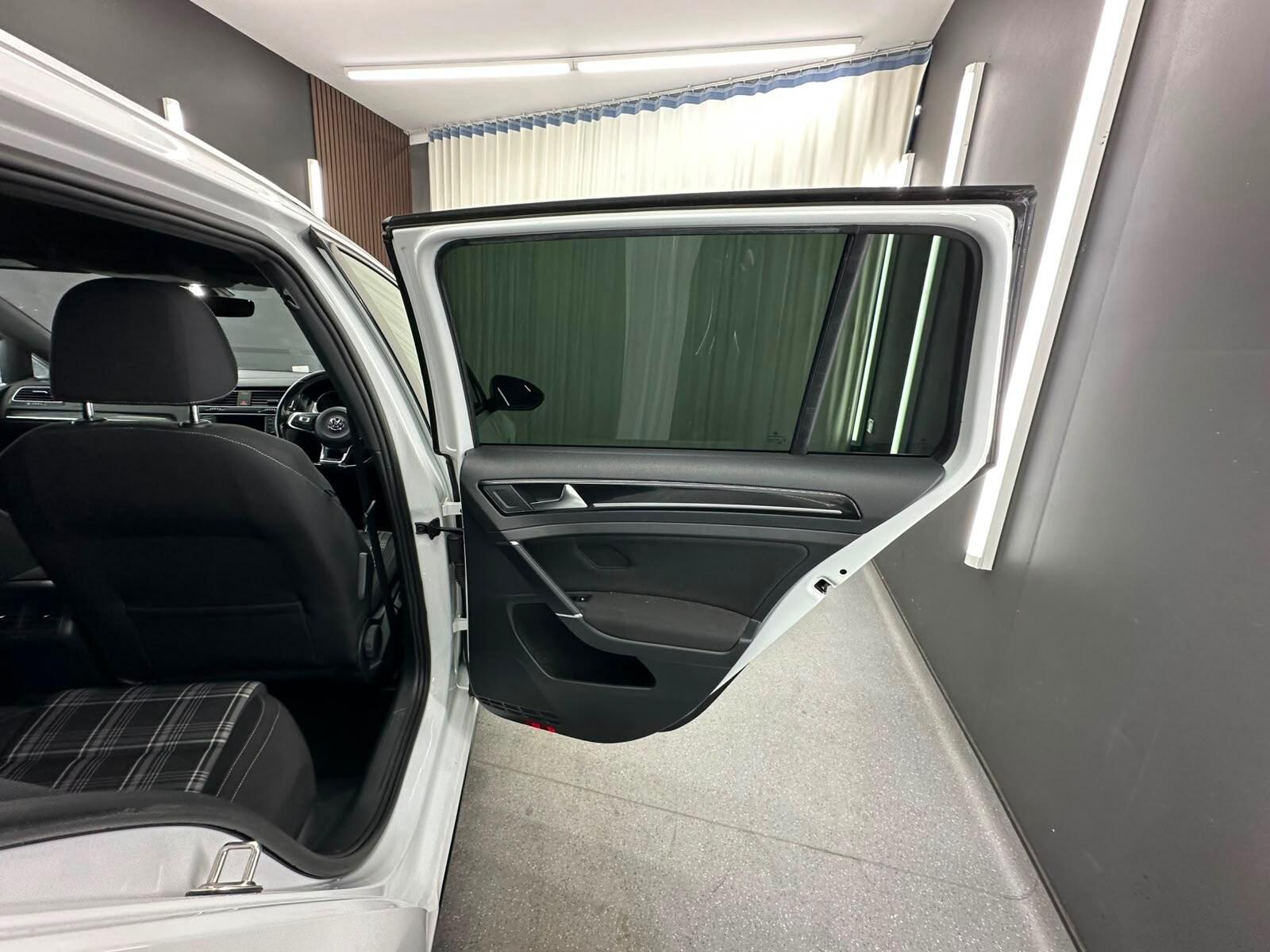 Volkswagen Golf view 15