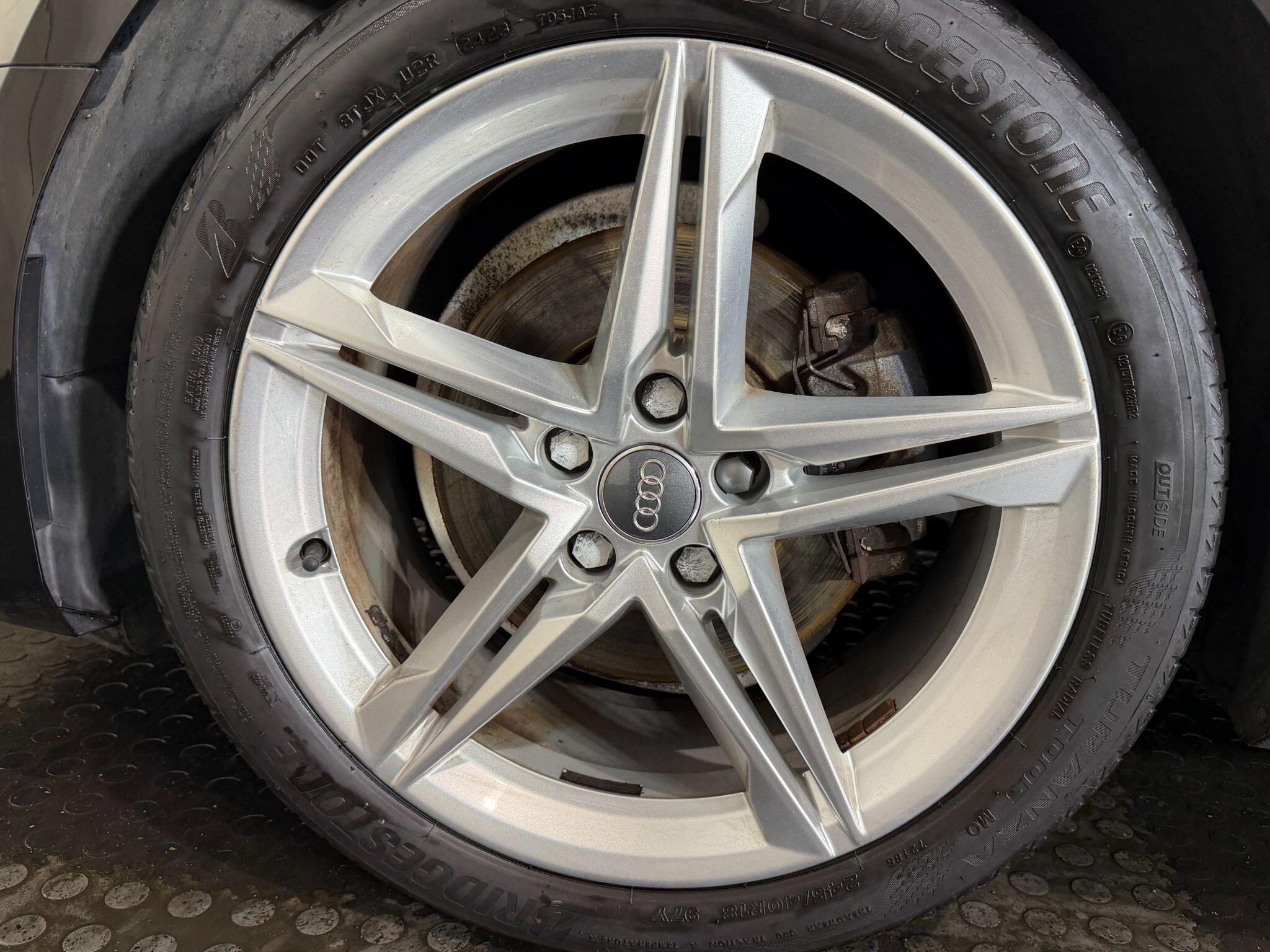 Audi A4 view 27