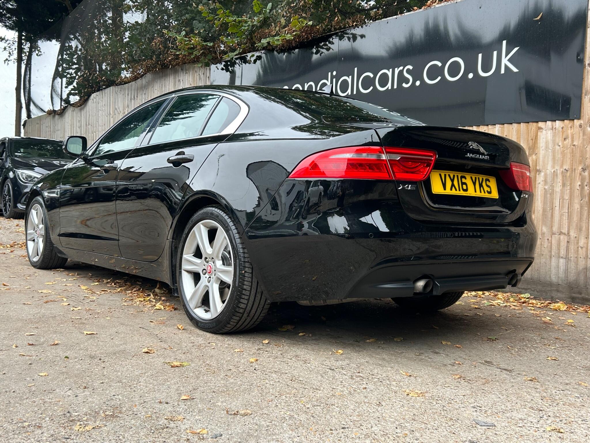 Jaguar Xe view 14