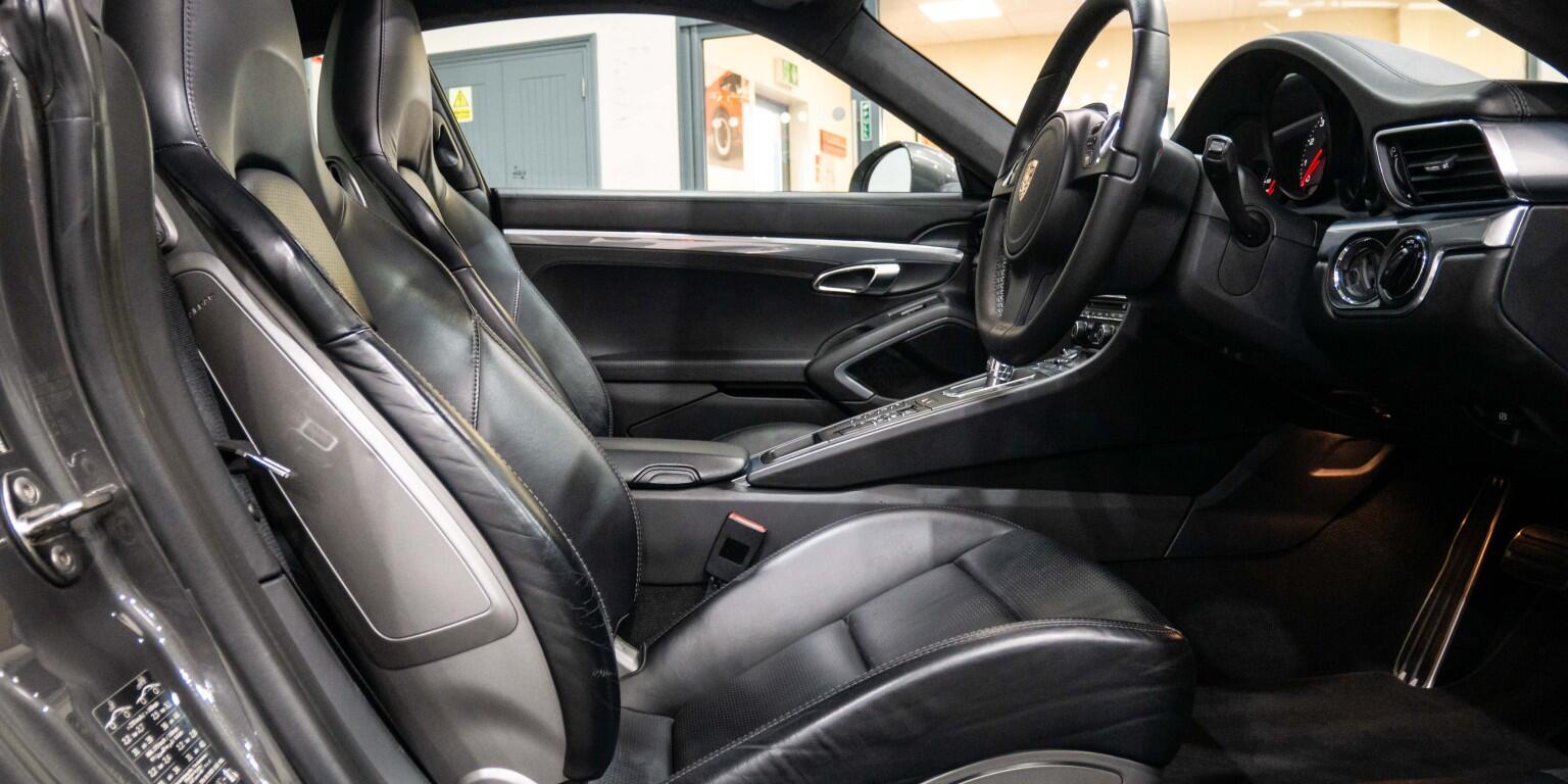 Porsche 911 view 14