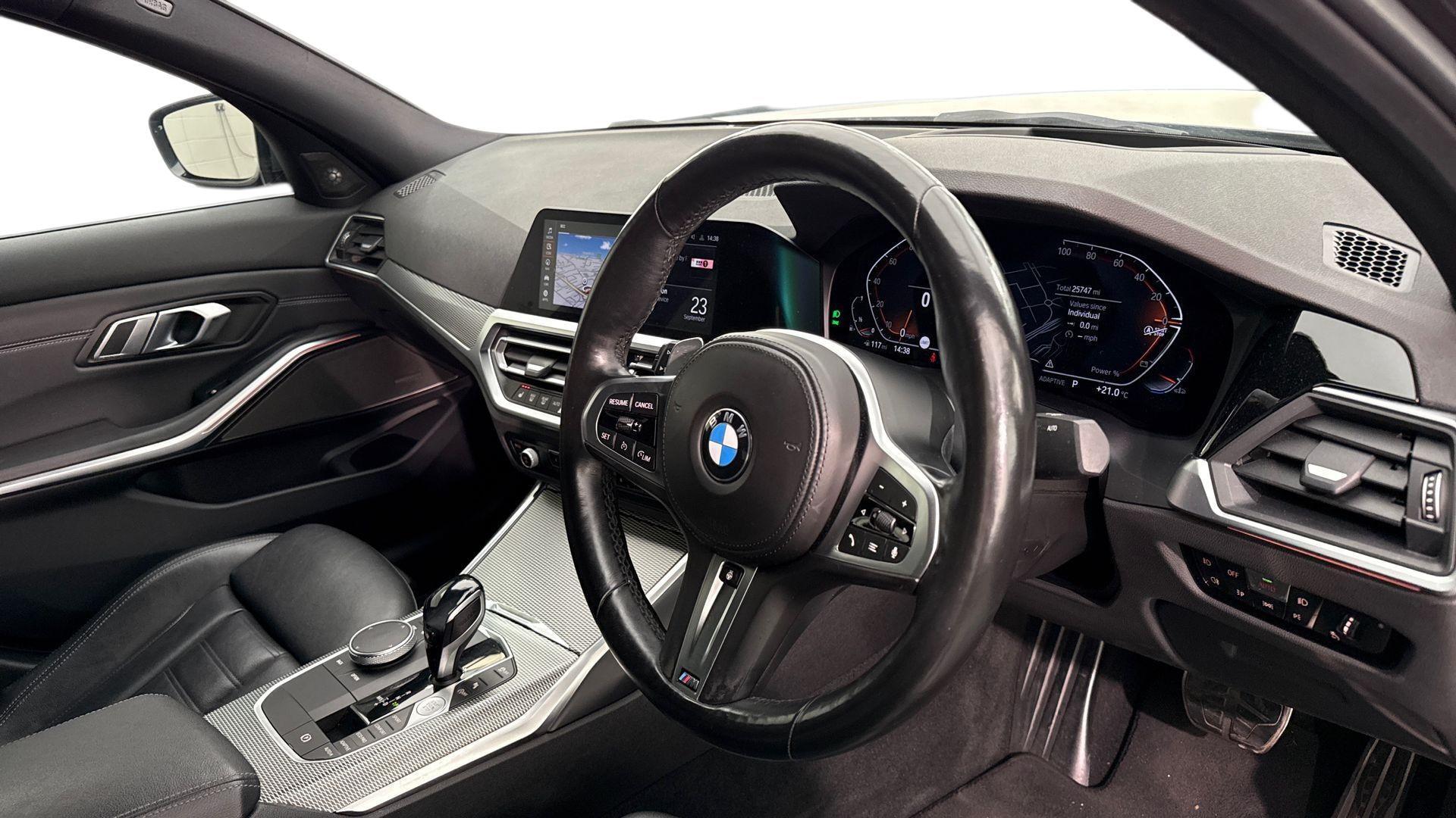 BMW 3 Series view 6