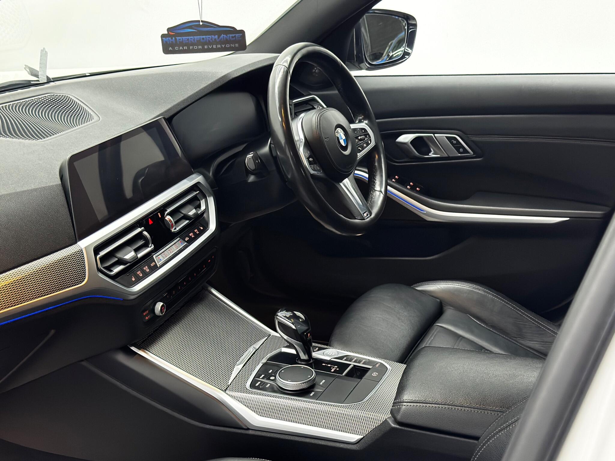 BMW 3 Series view 40