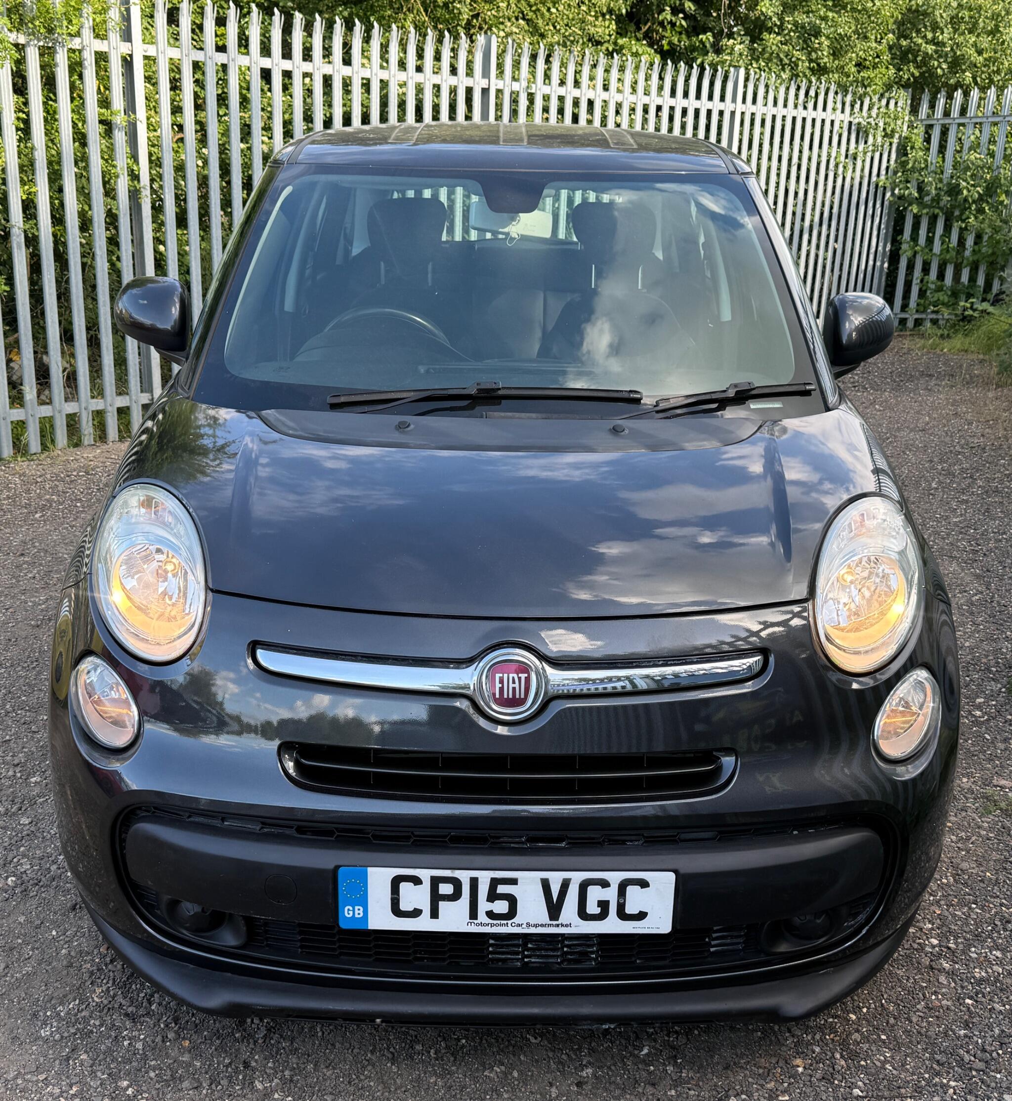 2015 Fiat 500L image 2
