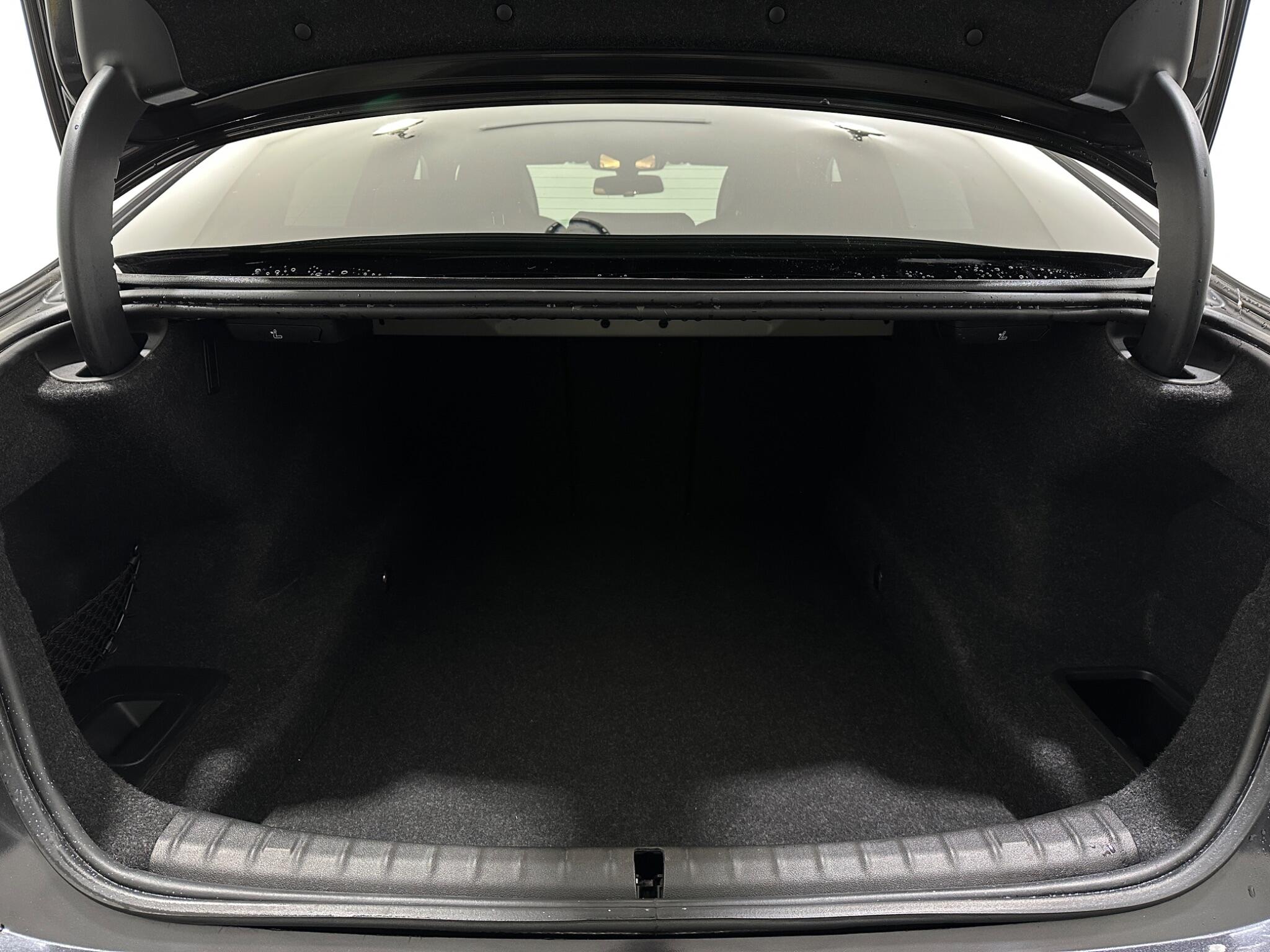 BMW 5 Series view 48