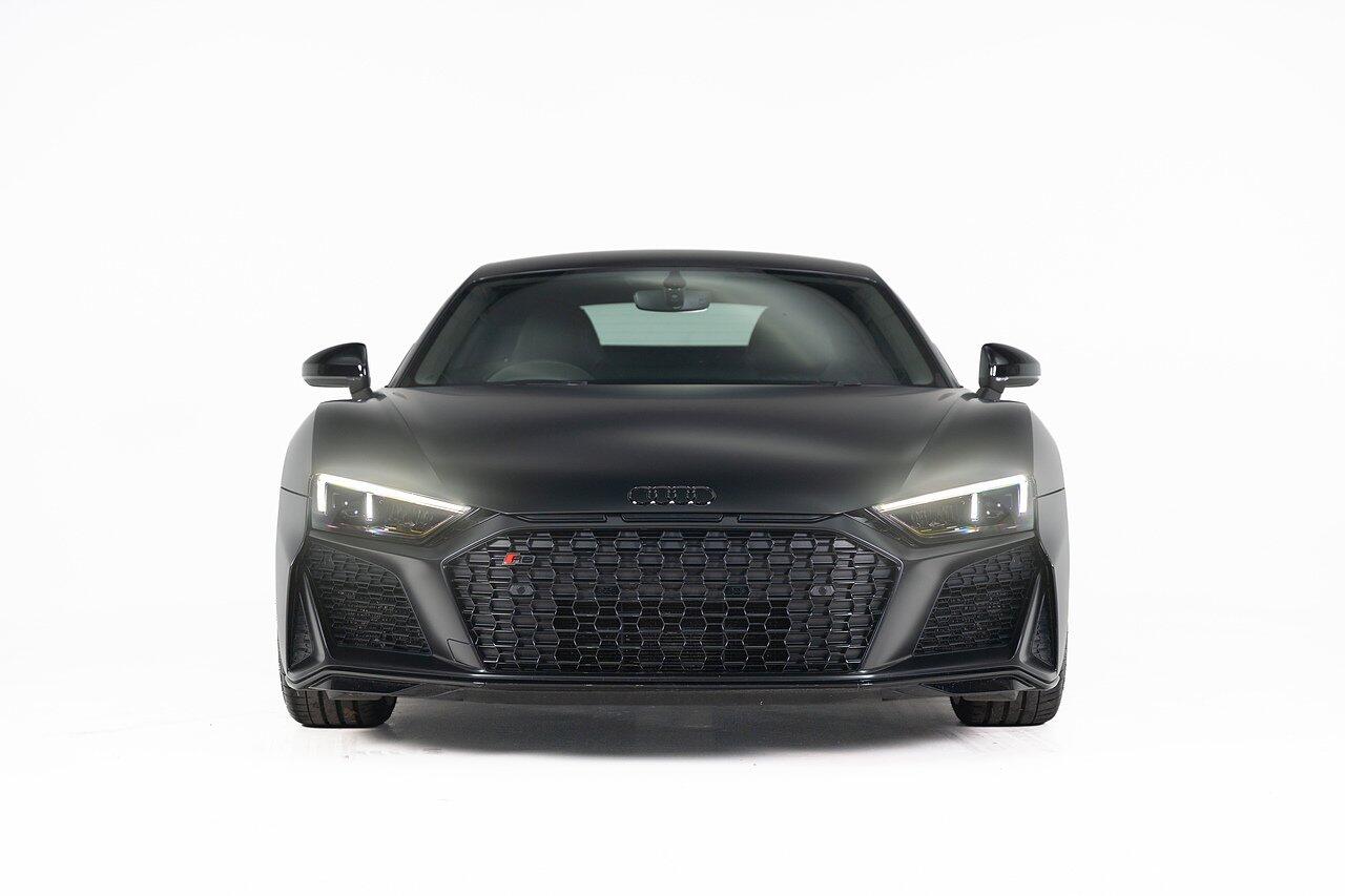 Audi R8 view 15