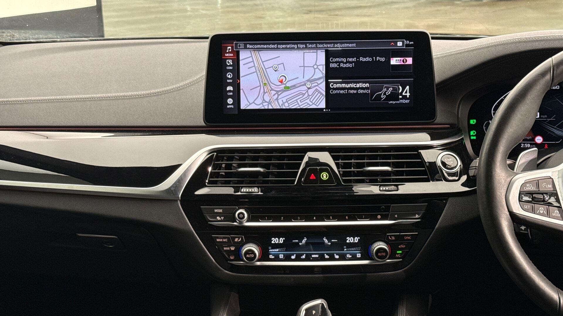 BMW 5 Series view 8