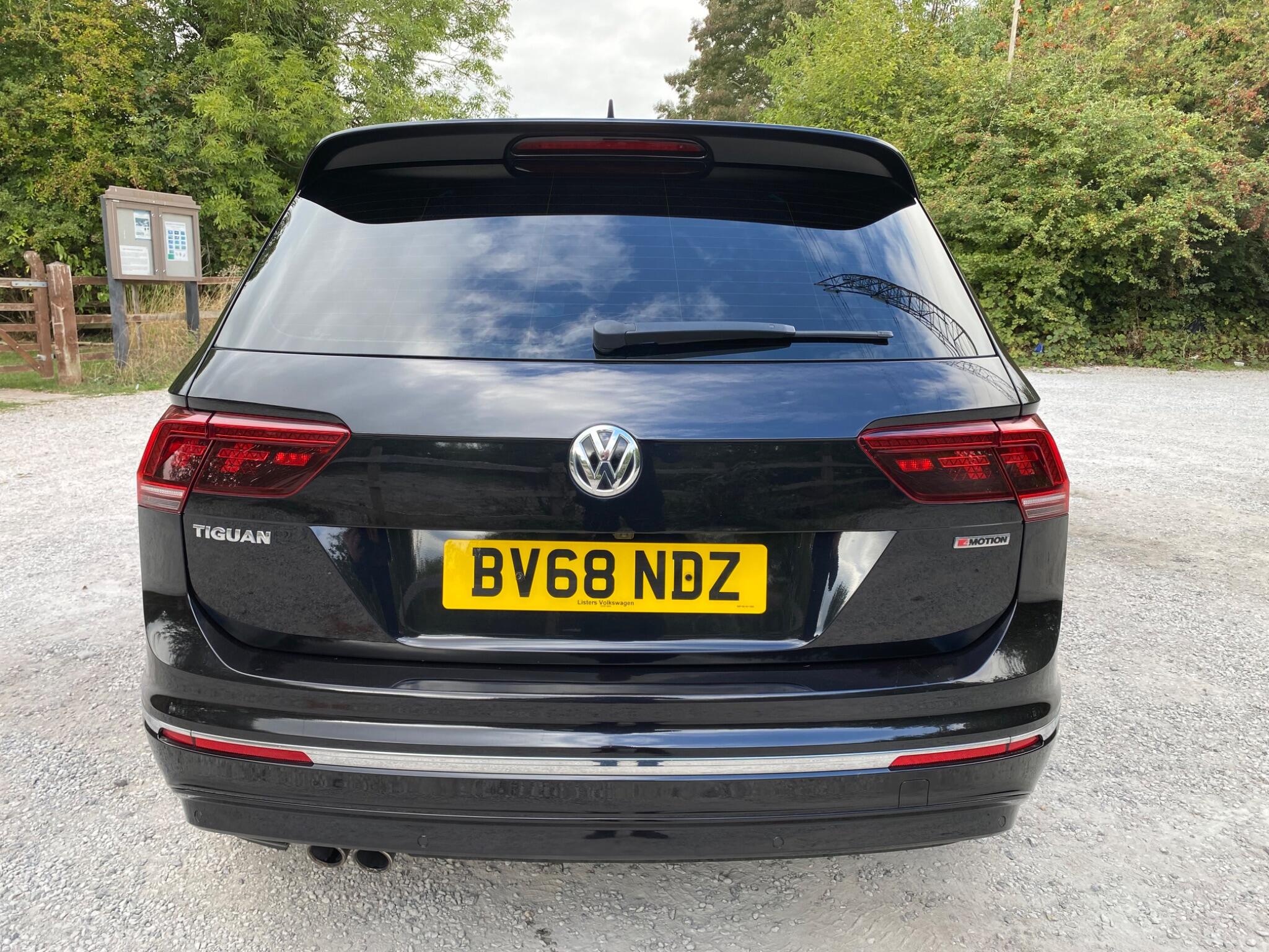 Volkswagen Tiguan view 6