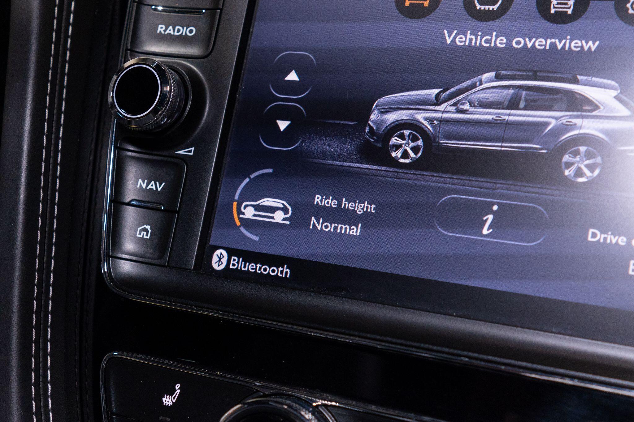 Bentley Bentayga view 27