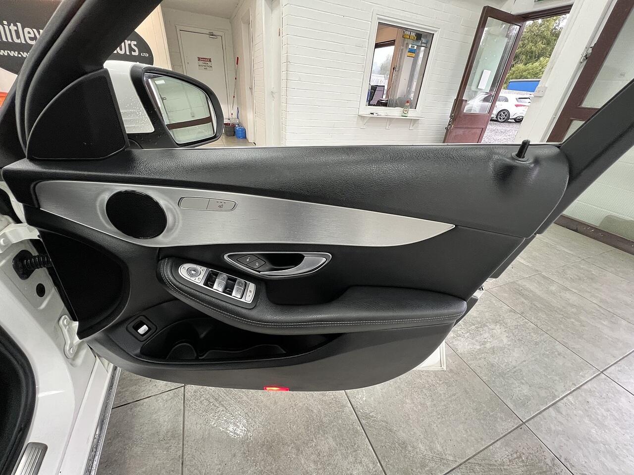 Mercedes-Benz C-Class view 13