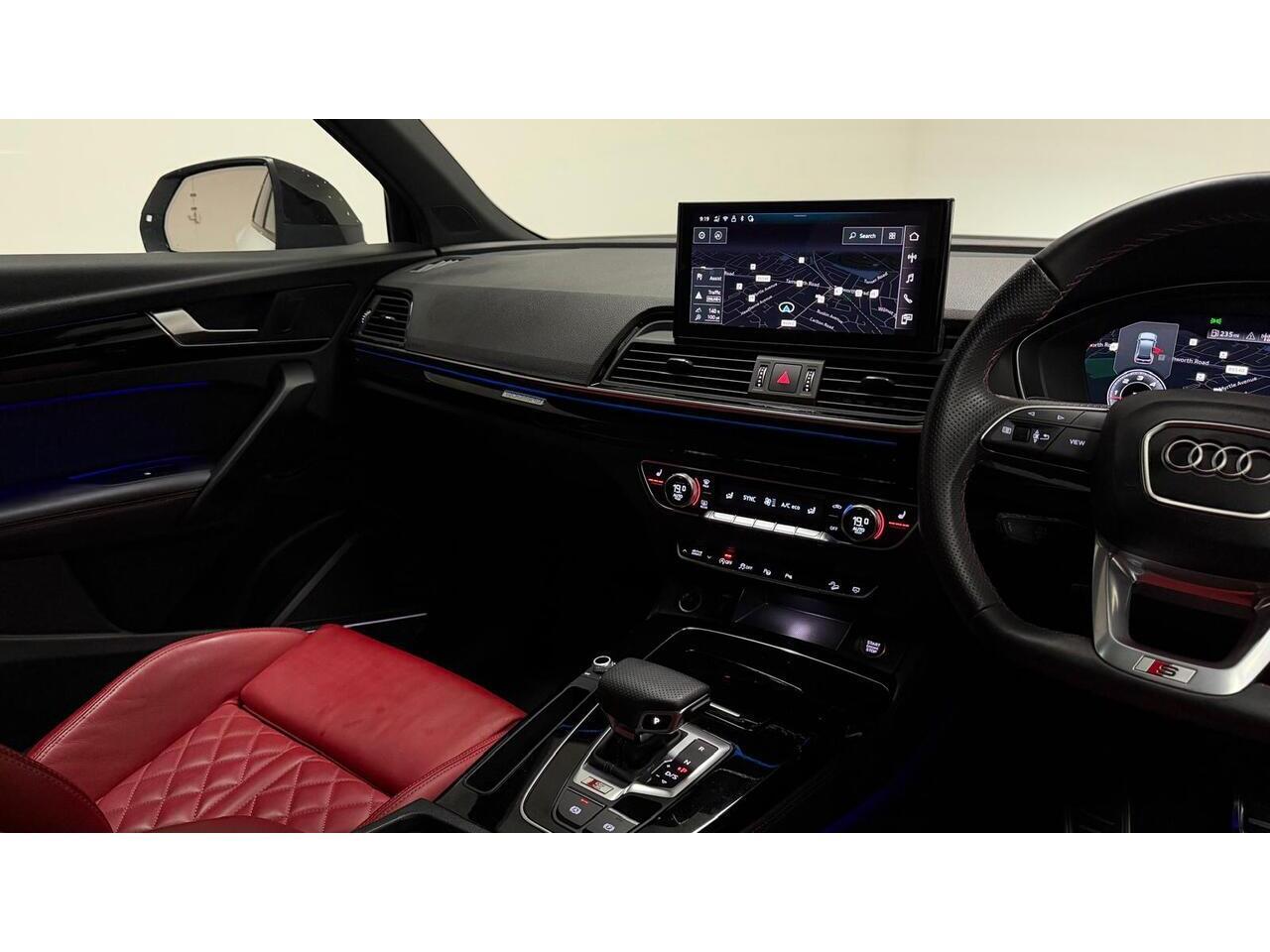 Audi SQ5 view 34