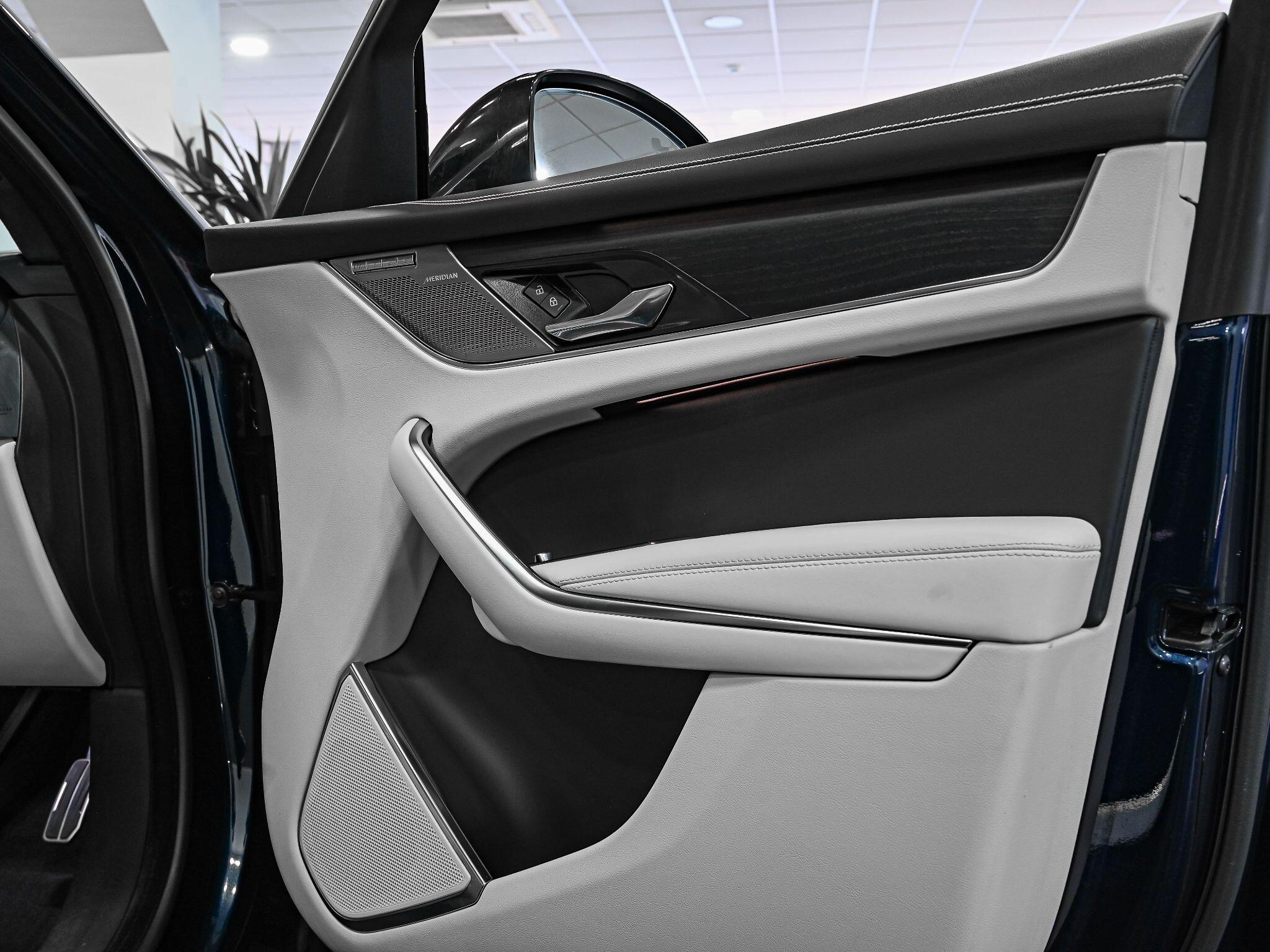Jaguar F-Pace view 28