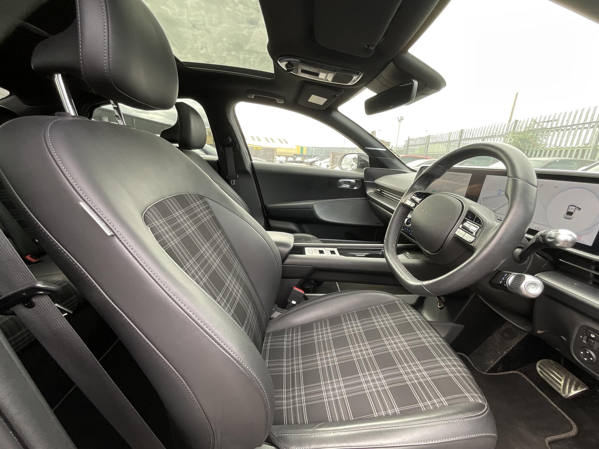 Hyundai Ioniq 6 view 9