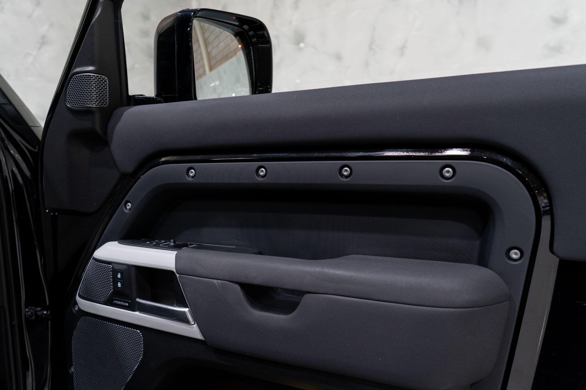 Land Rover Defender view 28