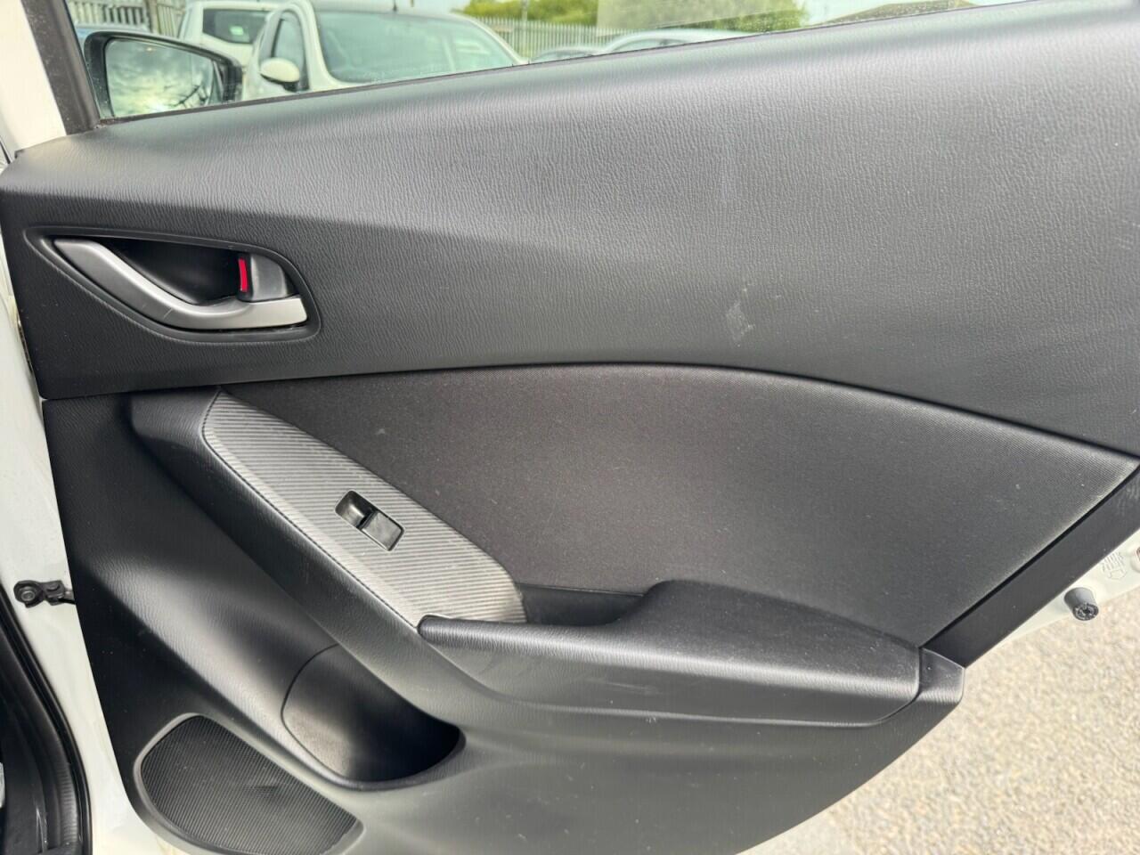 Mazda Mazda3 view 58
