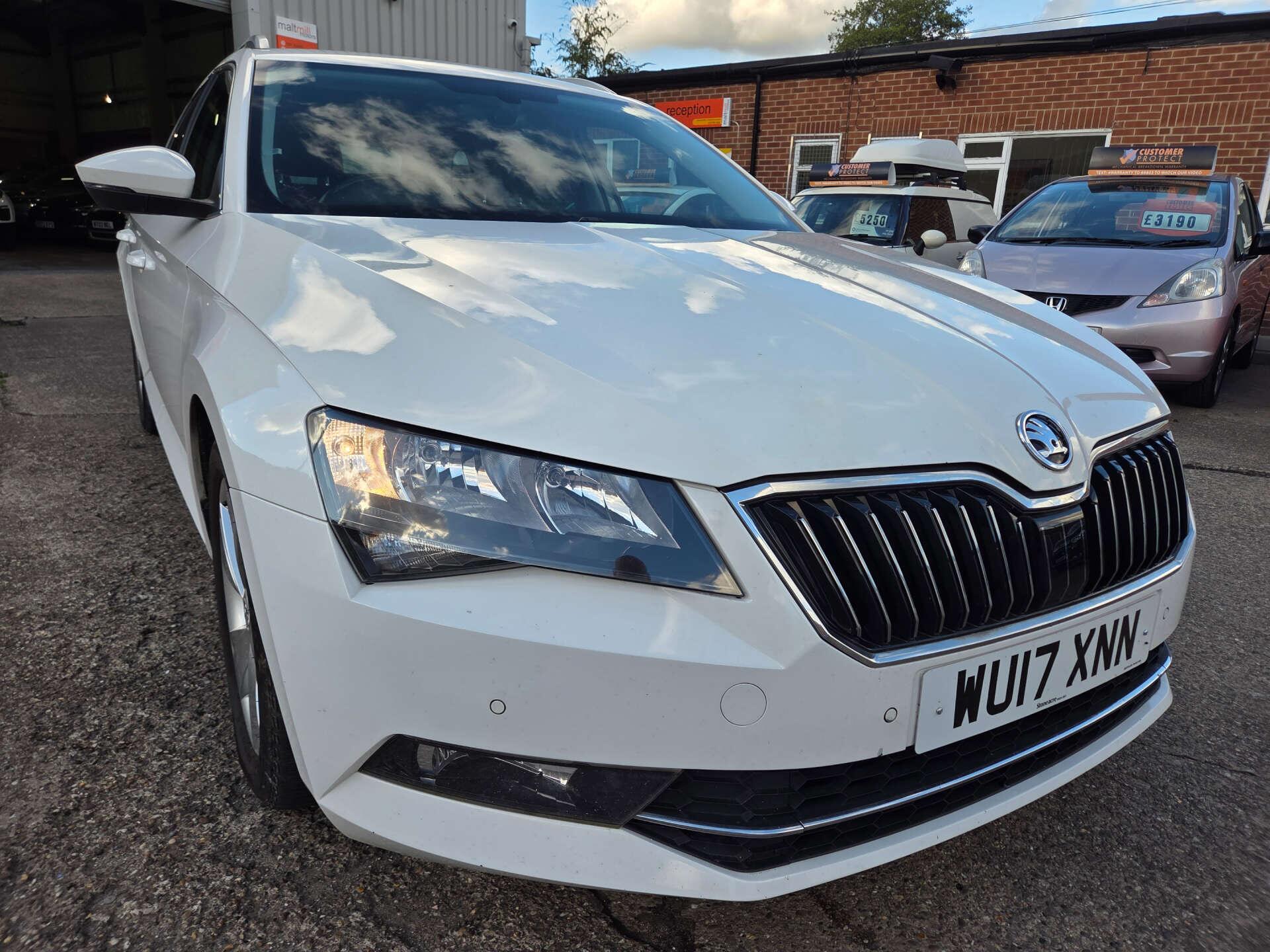 Skoda Superb main image