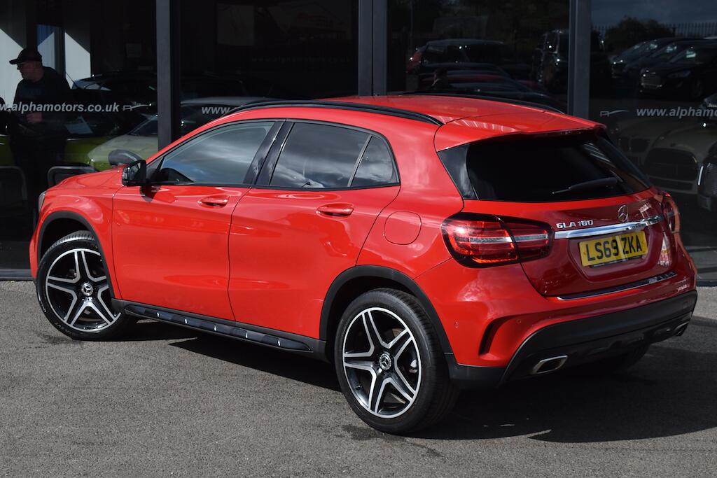 Mercedes-Benz Gla view 2