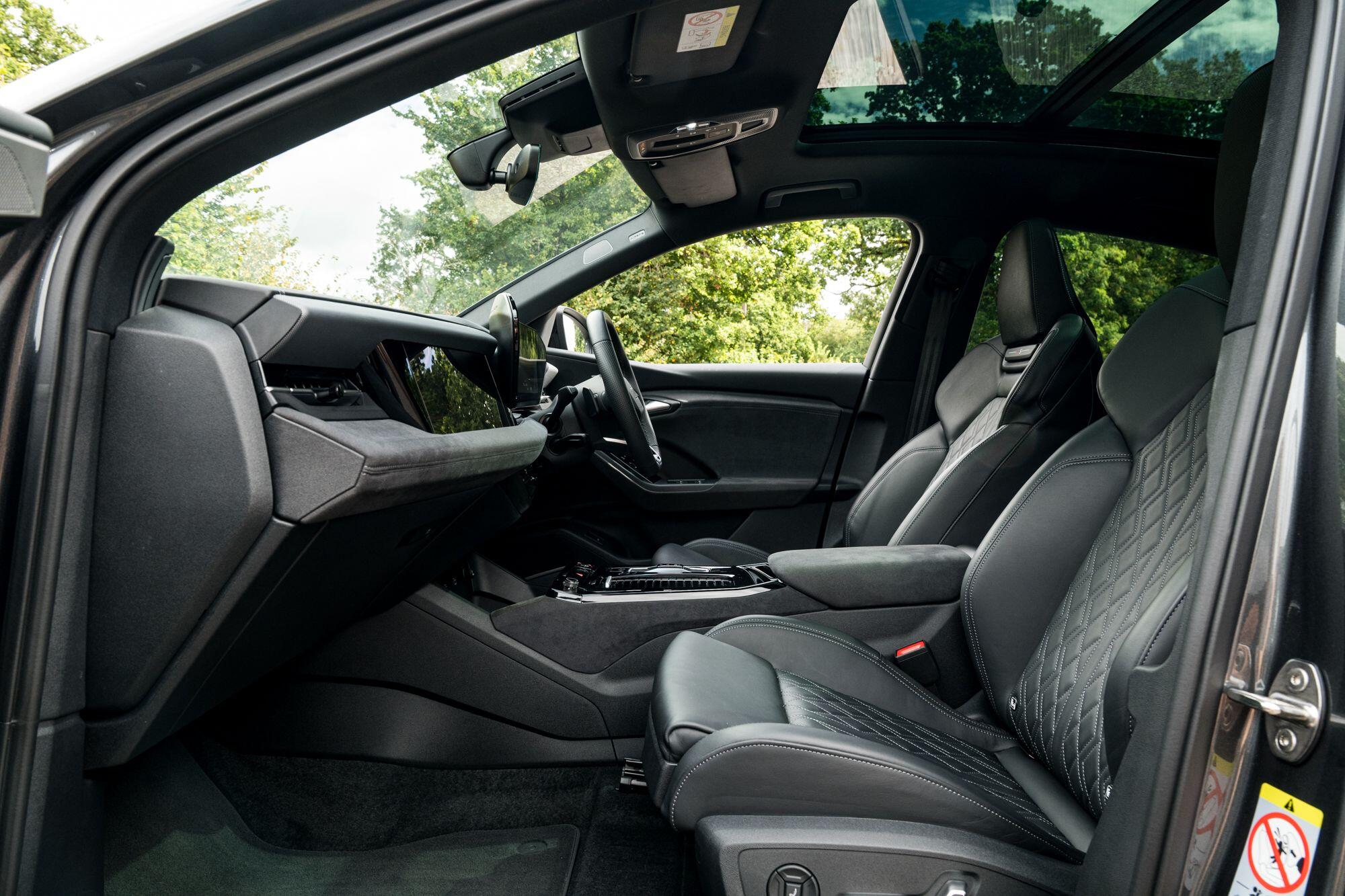 Audi SQ6 E-Tron view 32