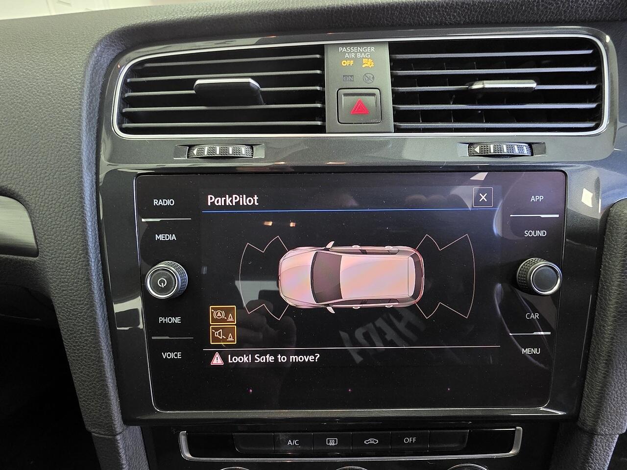 Volkswagen Golf view 10