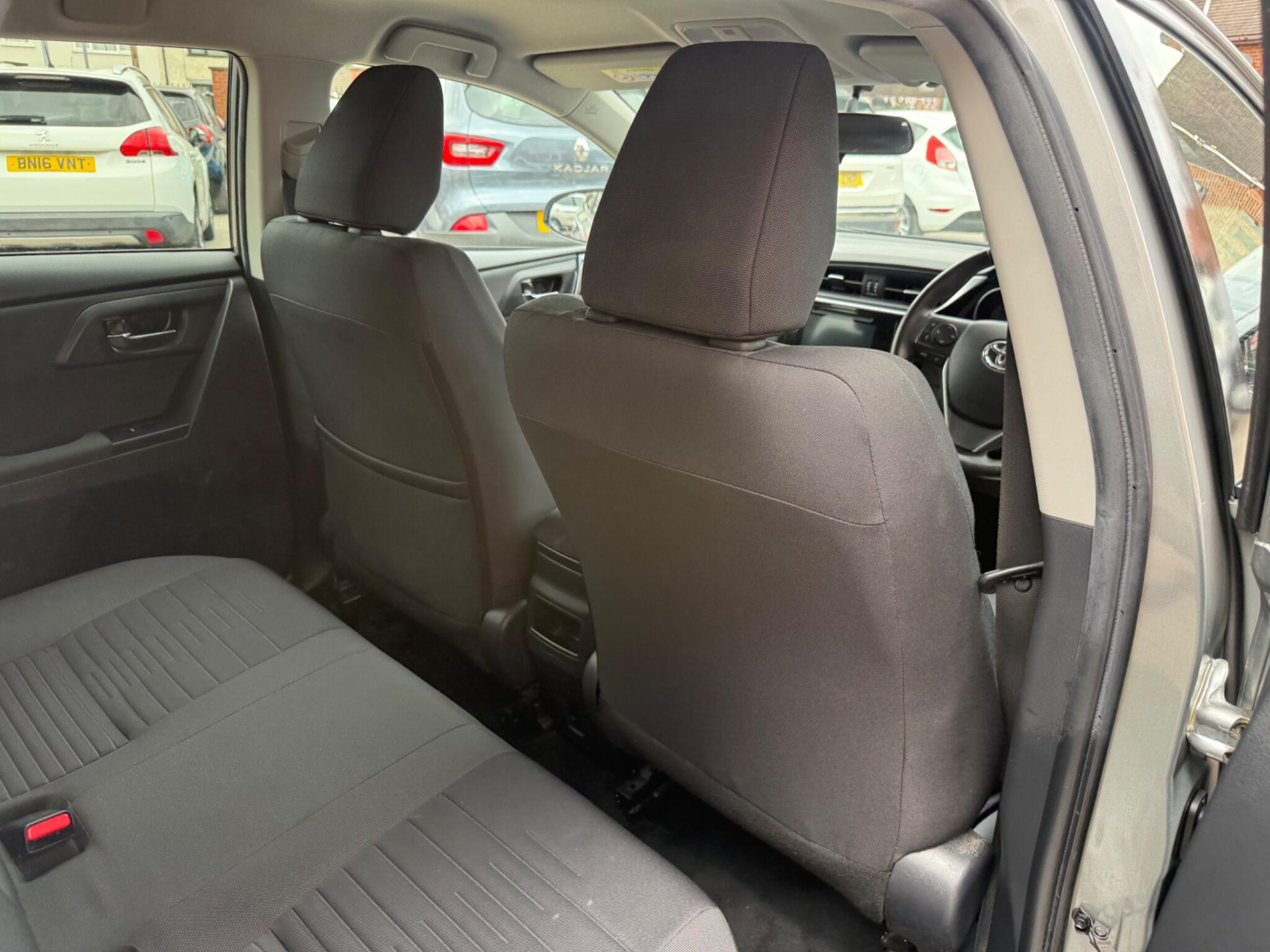 Toyota Auris view 17