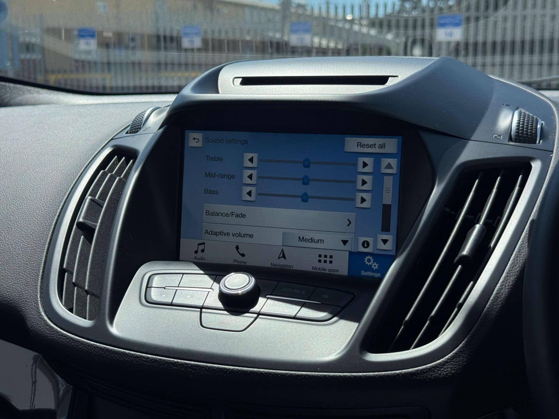 Ford Kuga view 70