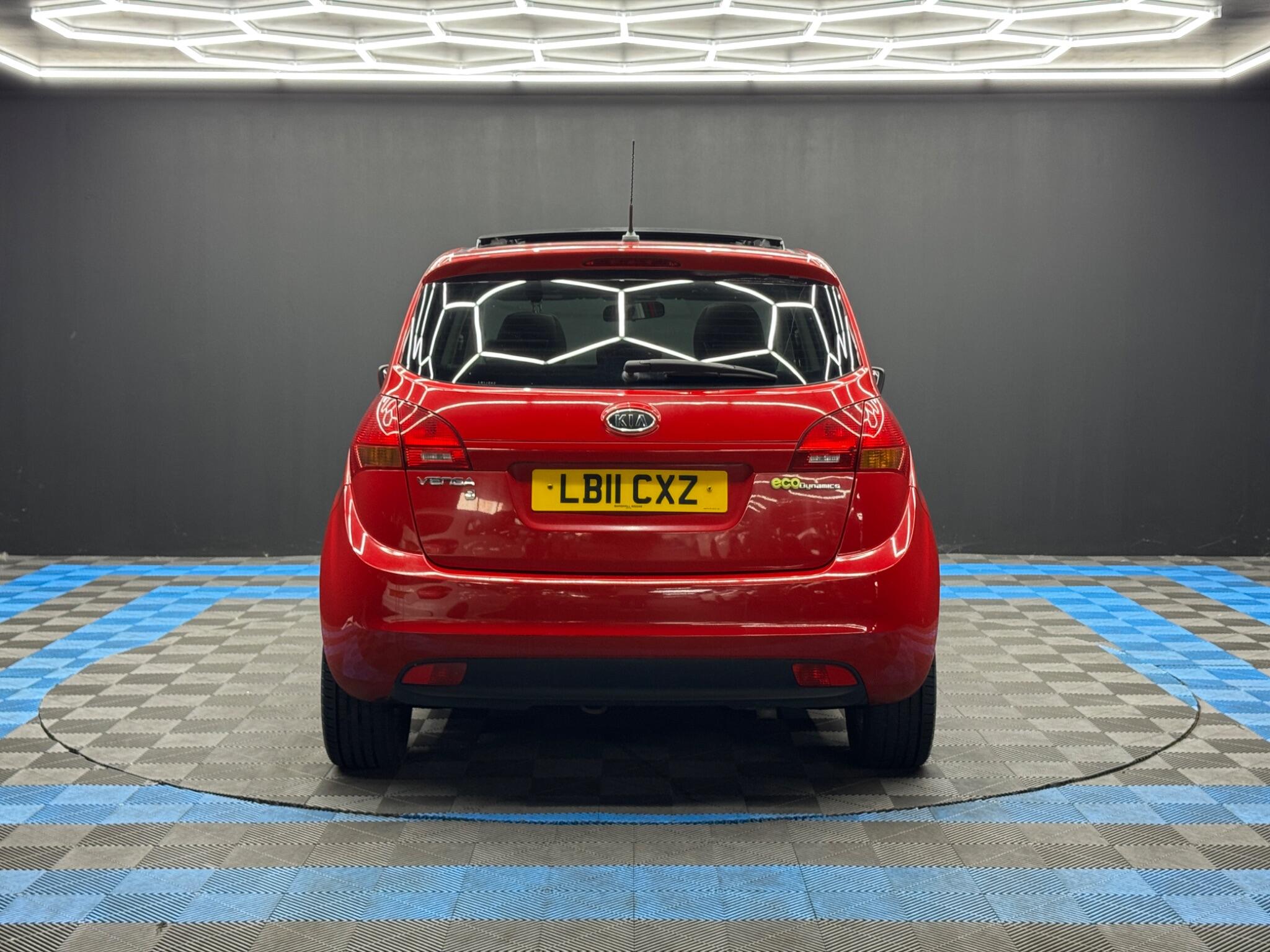 Kia Venga view 6