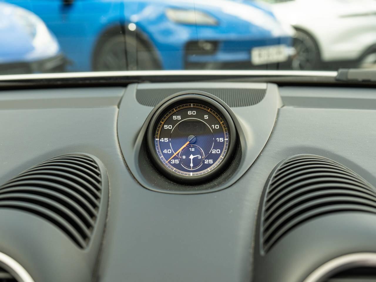 Porsche 718 Spyder view 44