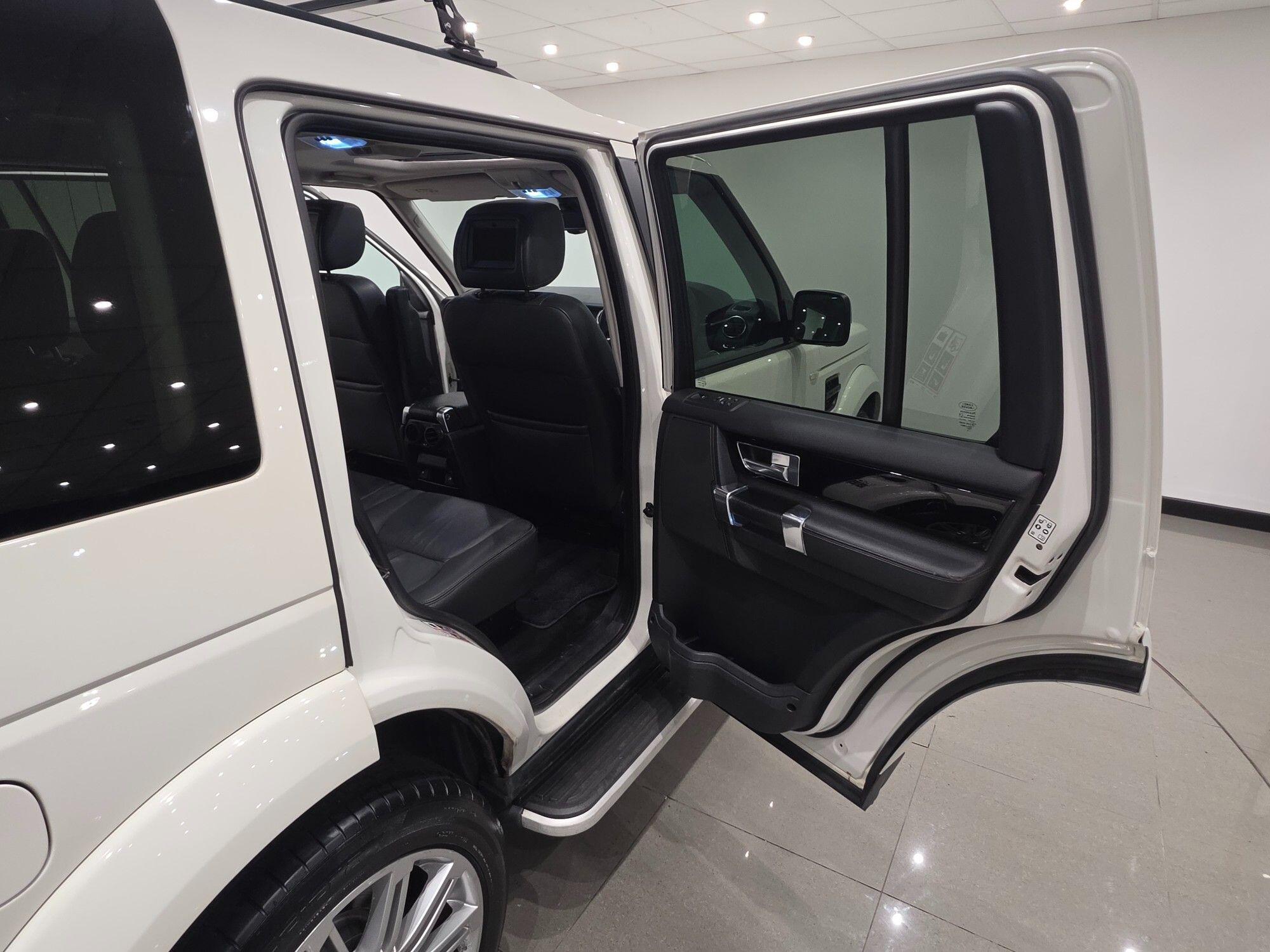 Land Rover Discovery view 44