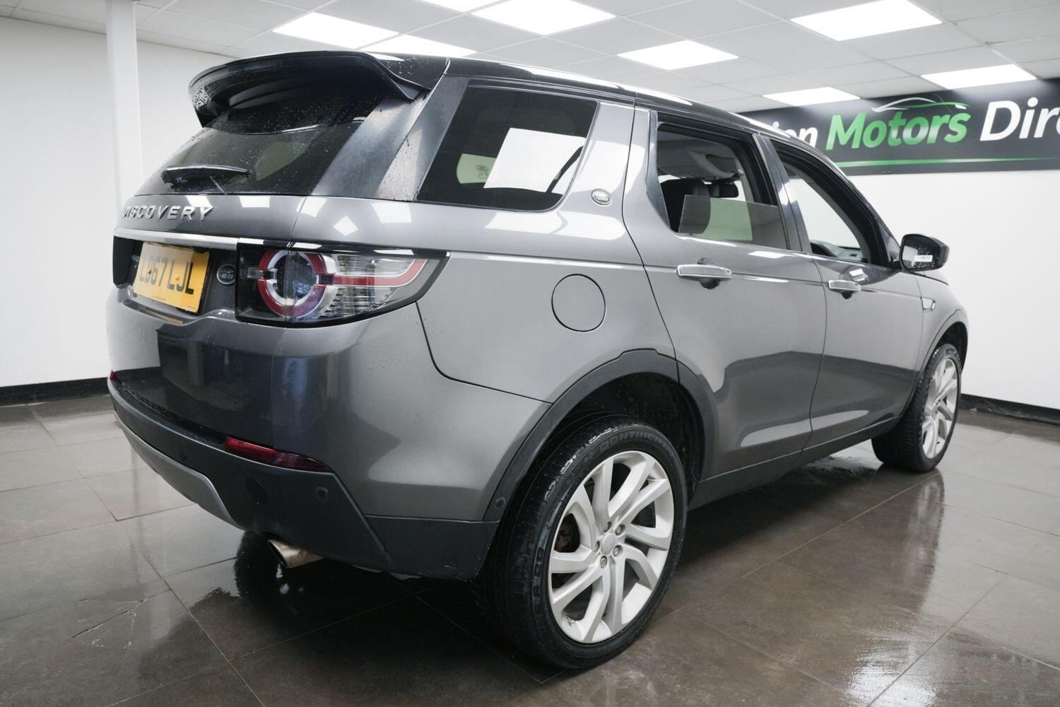 Land Rover Discovery Sport view 3
