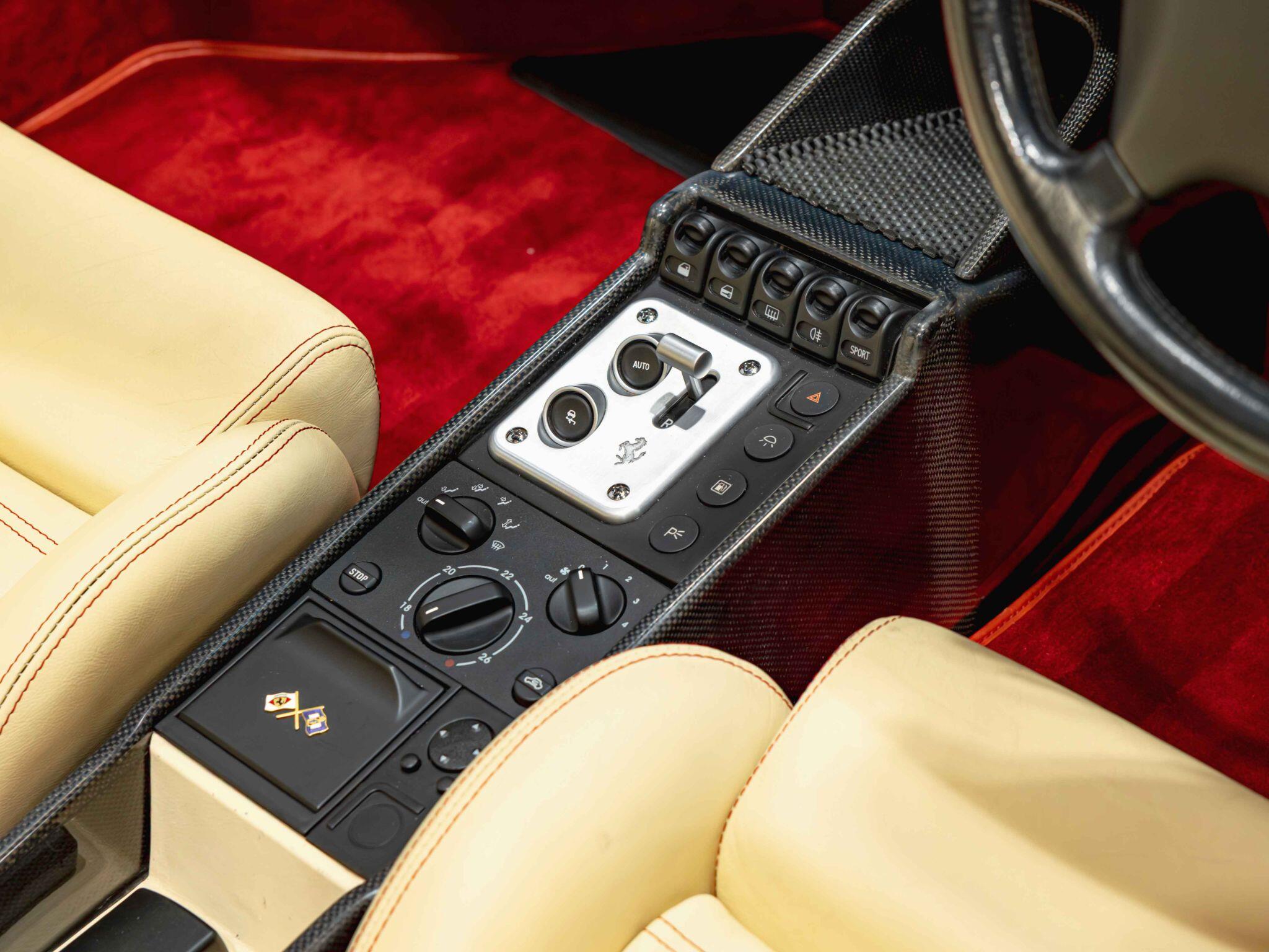 Ferrari F355 view 29