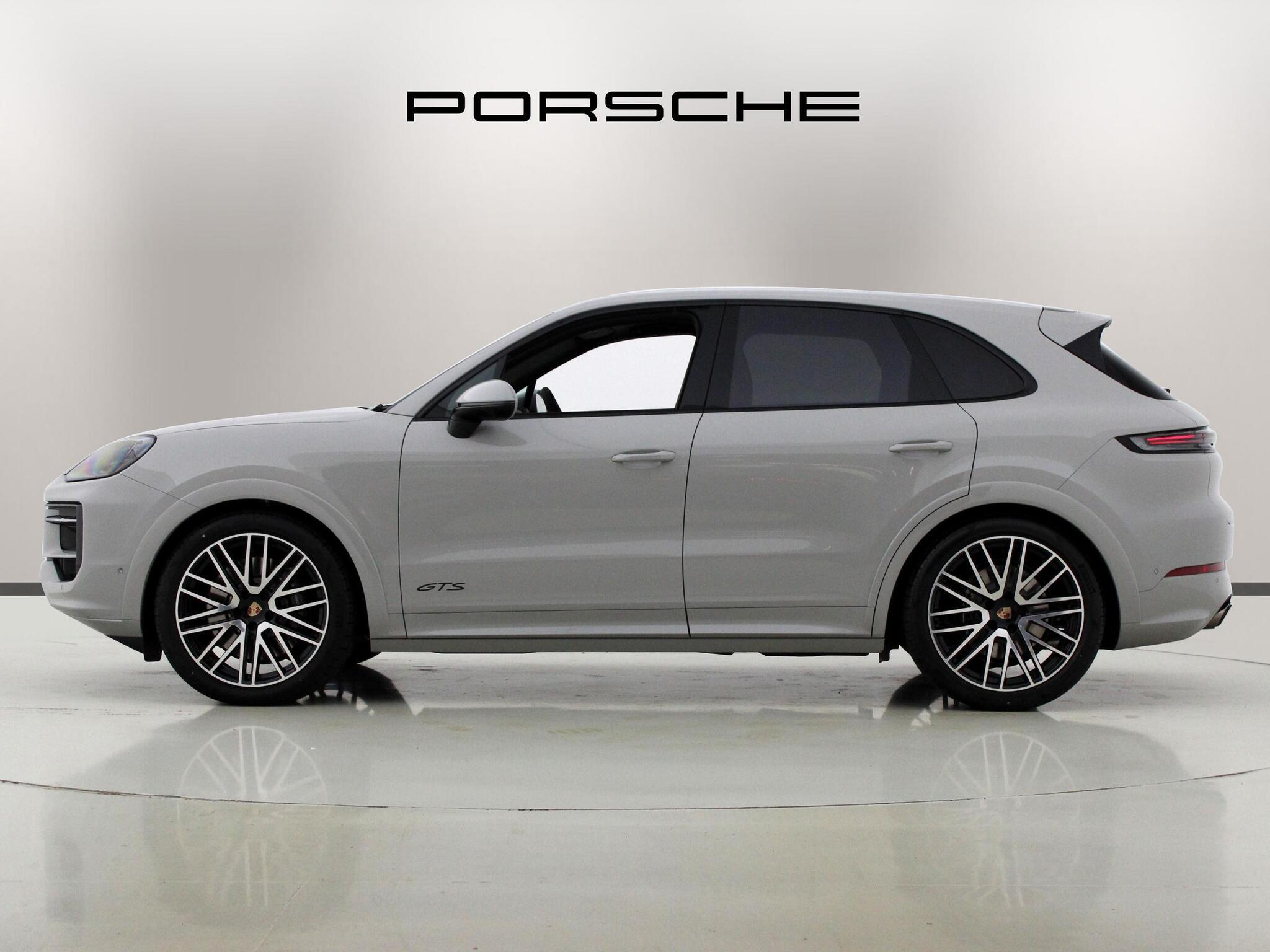 Porsche Cayenne view 5
