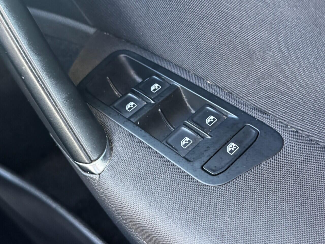 Volkswagen Golf view 31