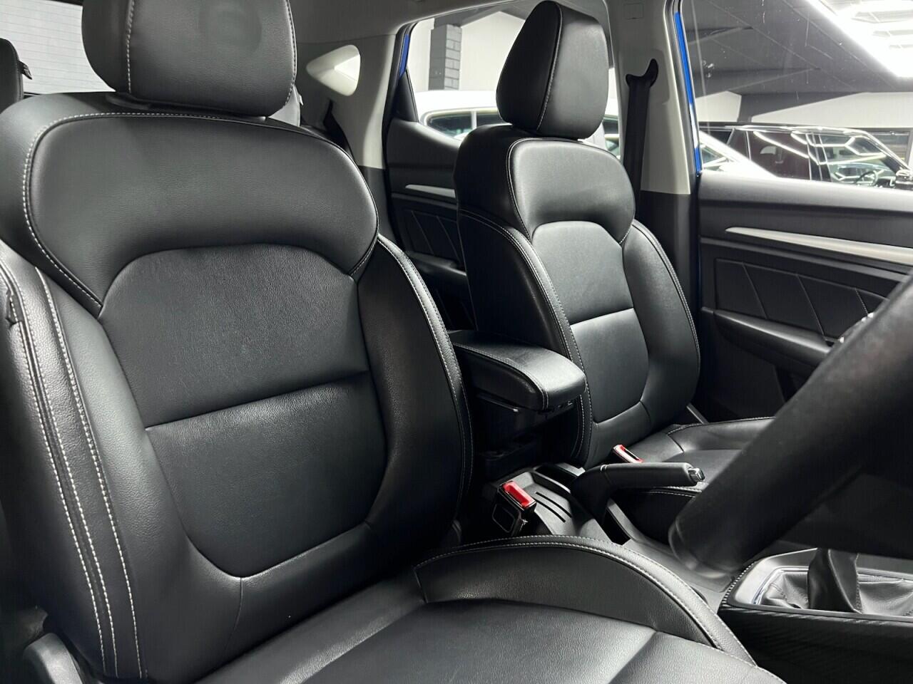 MG ZS view 37