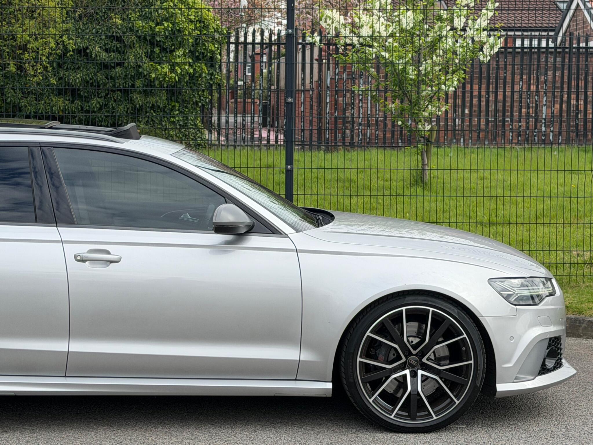 Audi RS6 view 13