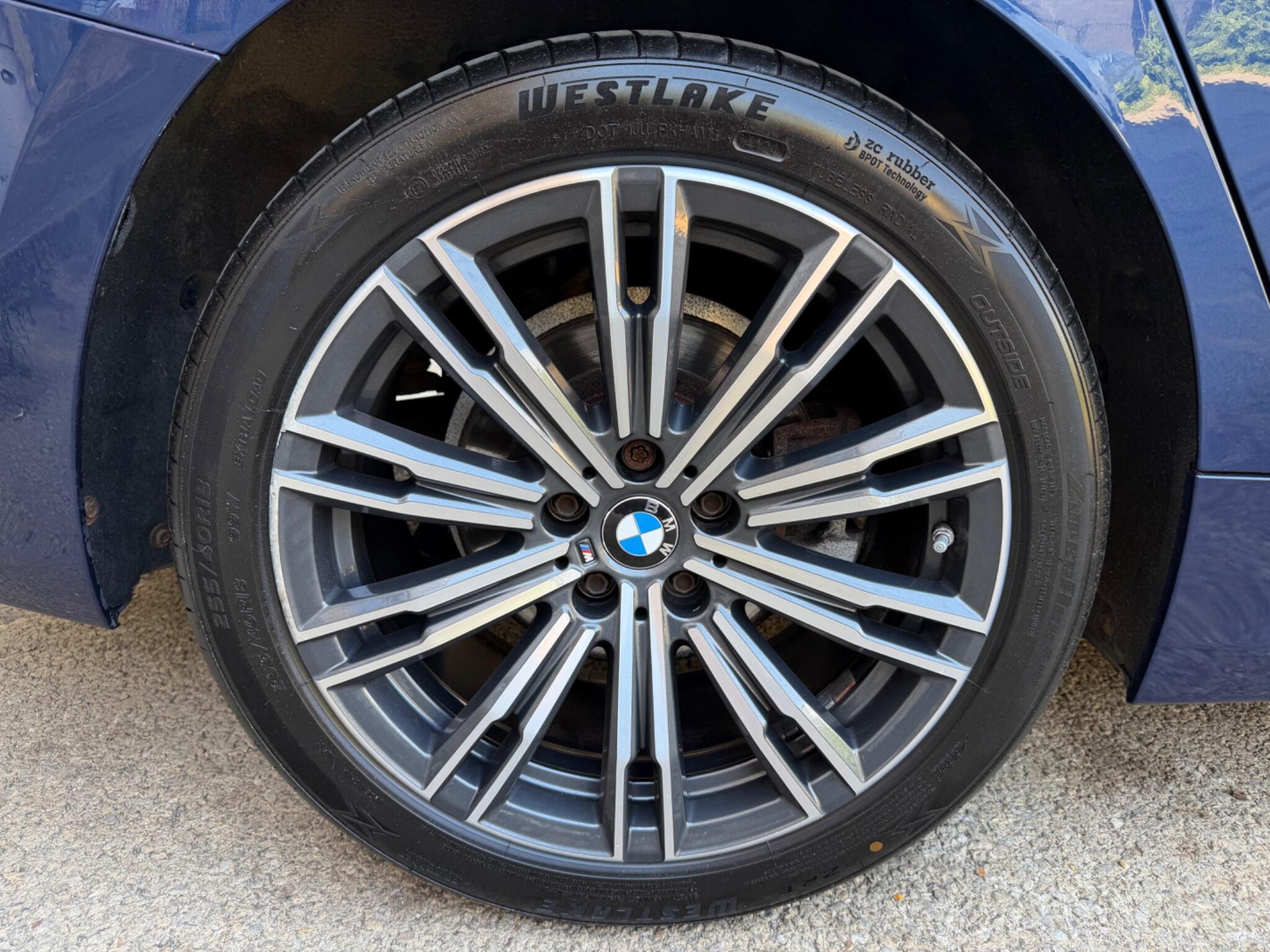 BMW 3 Series view 37