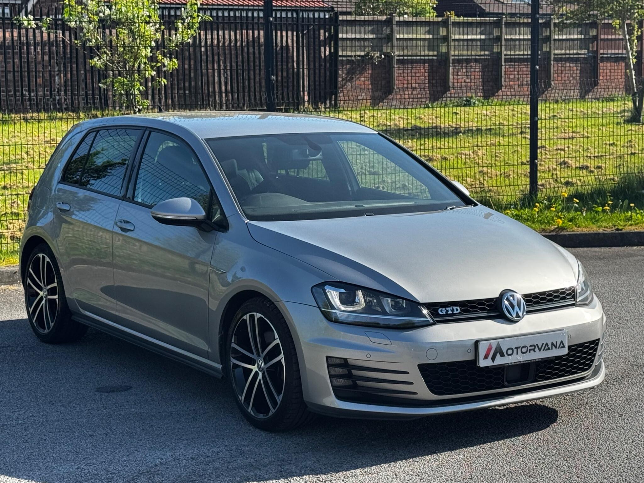 Volkswagen Golf view 6