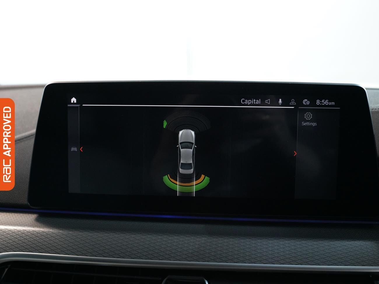 BMW 5 Series view 16