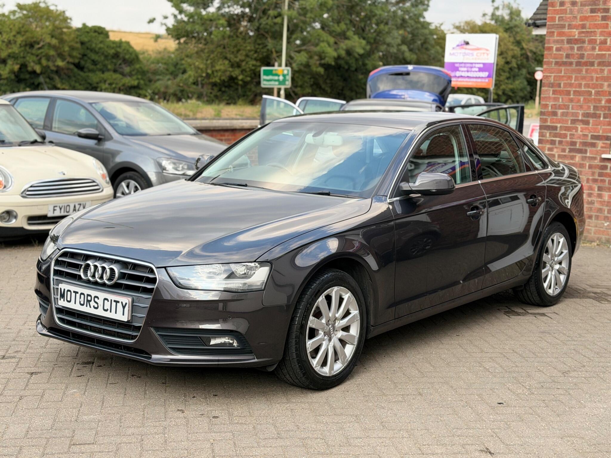 Audi A4 view 4