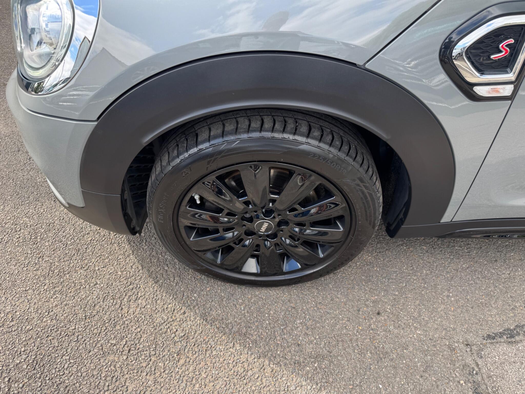 Mini Countryman view 29