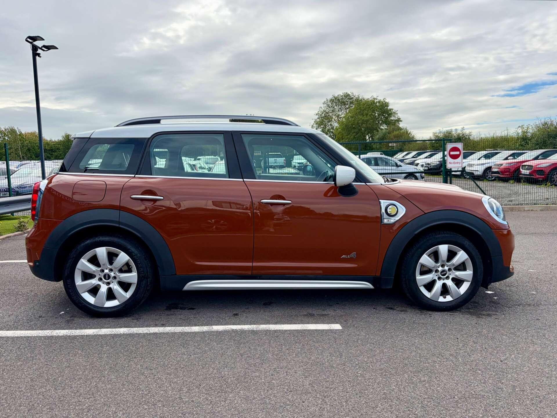 Mini Countryman view 9