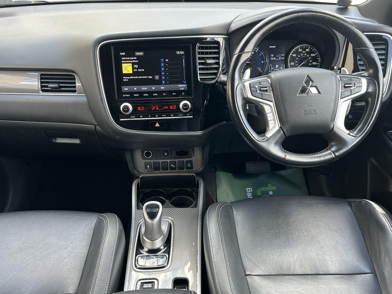 Mitsubishi Outlander view 29