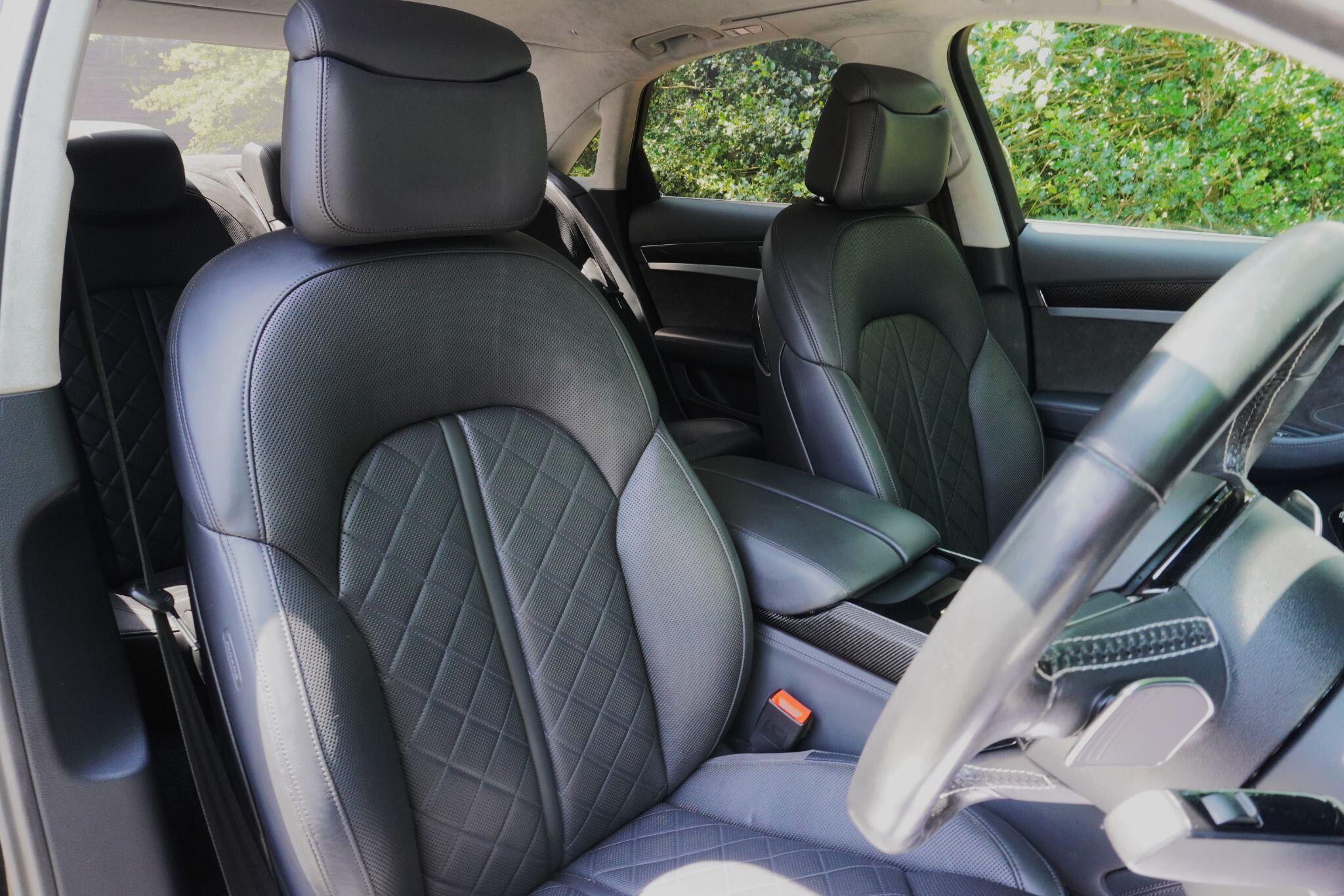 Audi S8 view 22