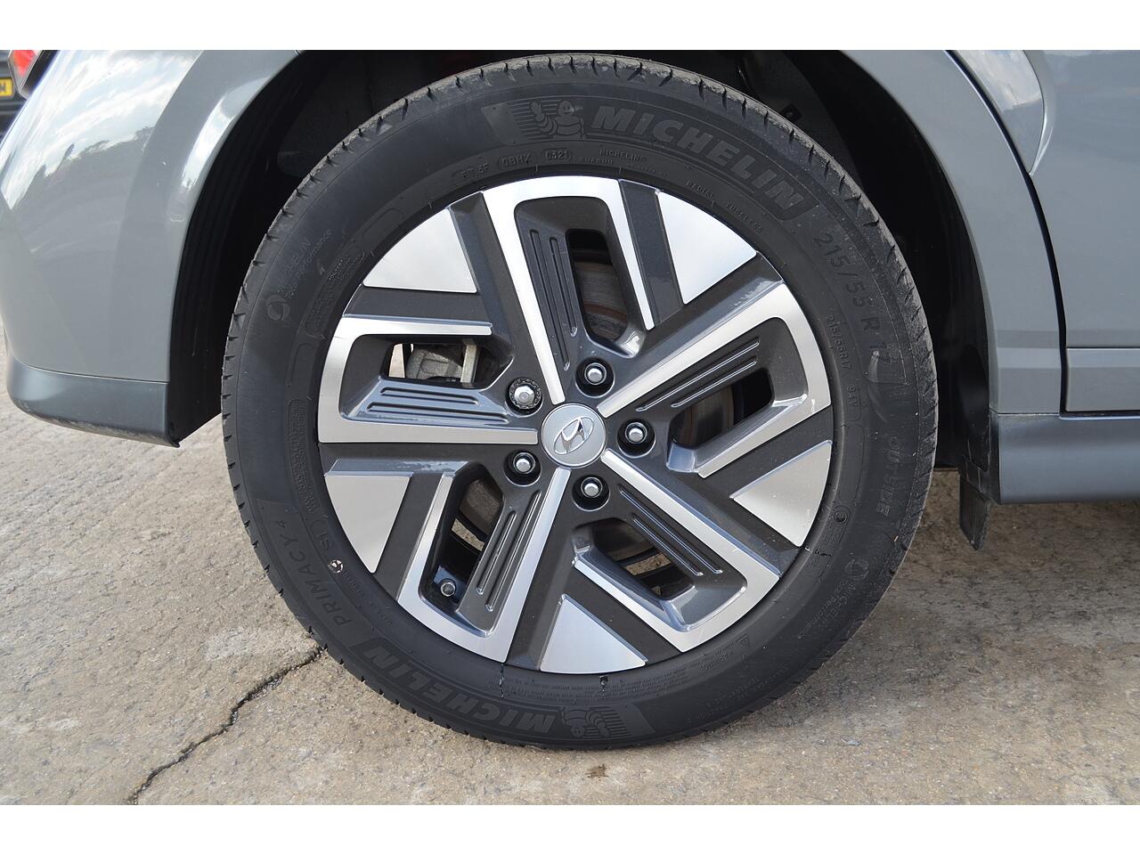 Hyundai Kona view 36